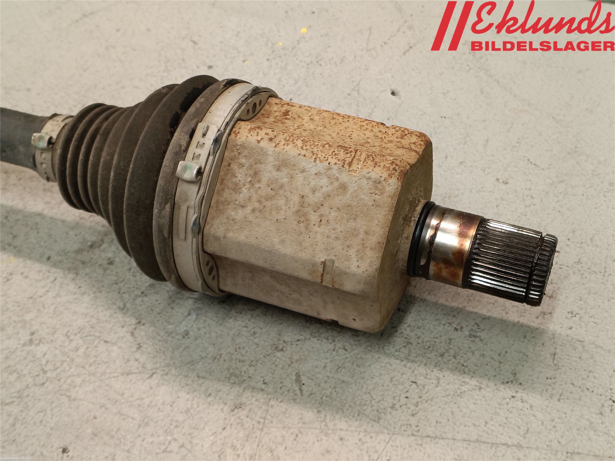 Volkswagen VW CRAFTER II / E-CRAFTER 17- Drivaxel Fram Vänster