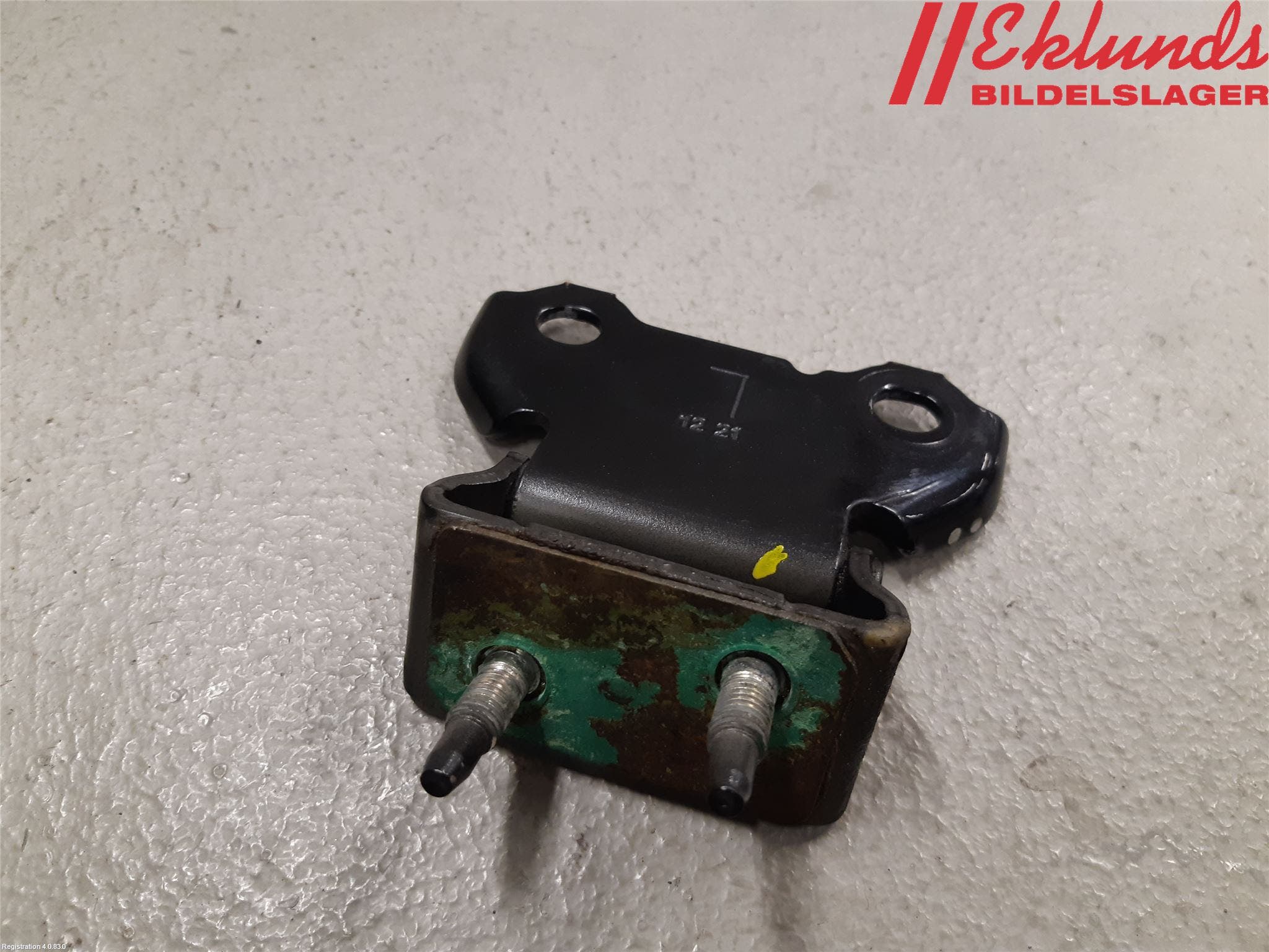 Toyota COROLLA 19- Bakluckegångjärn Vä