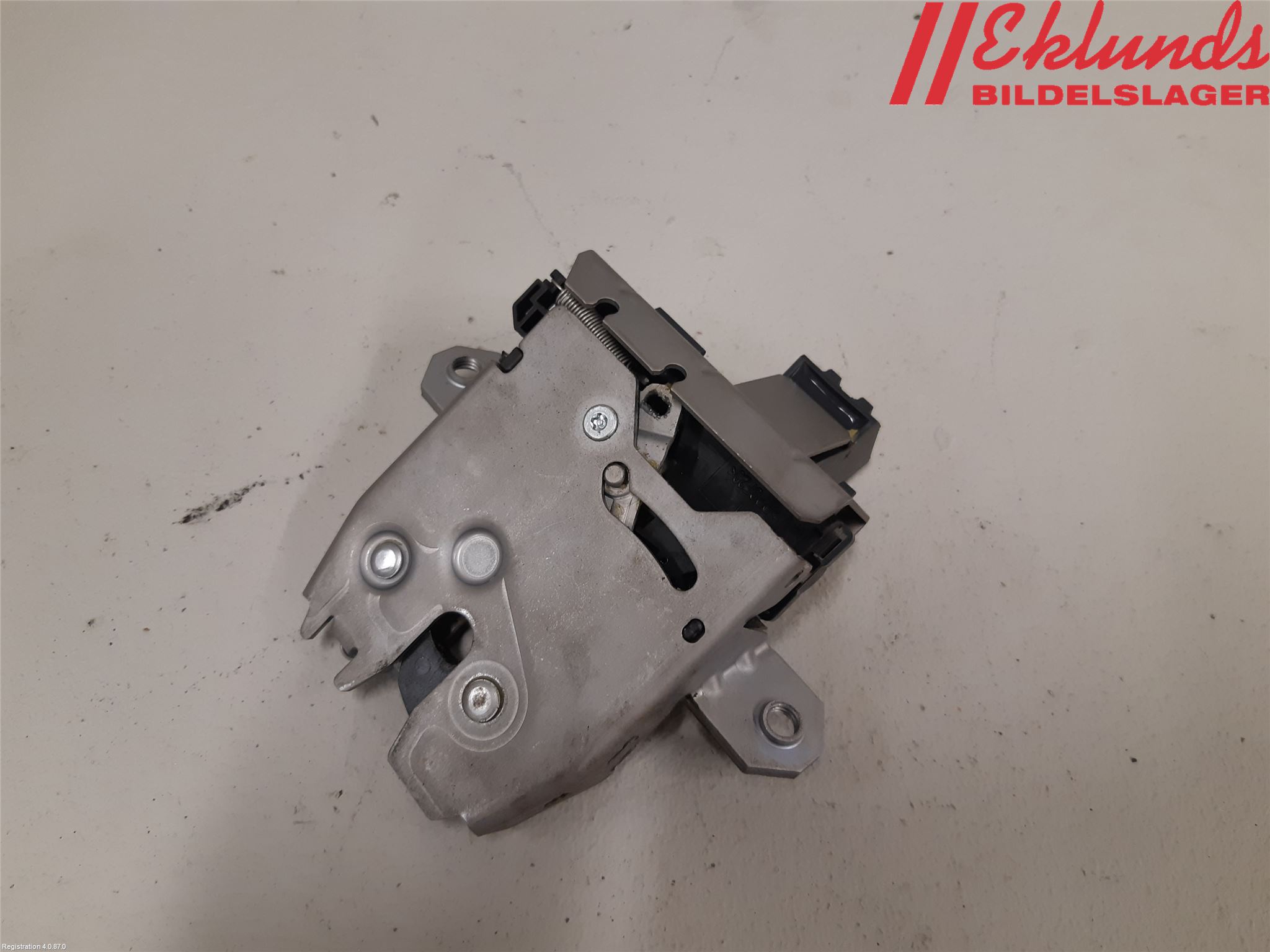 Volvo XC60 09-13 Låskista Baklucka