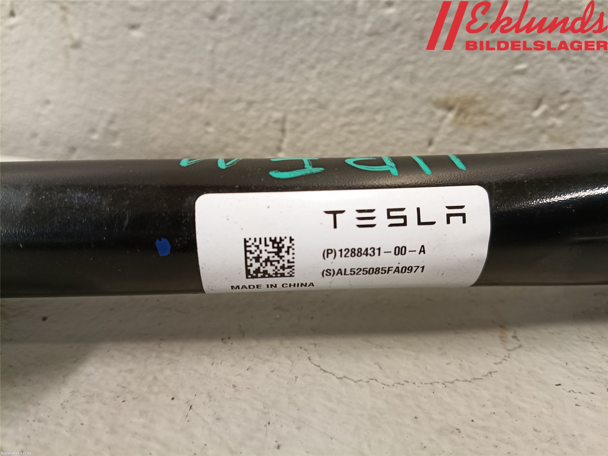 Tesla MODEL Y 21- Bärarm Bak Höger
