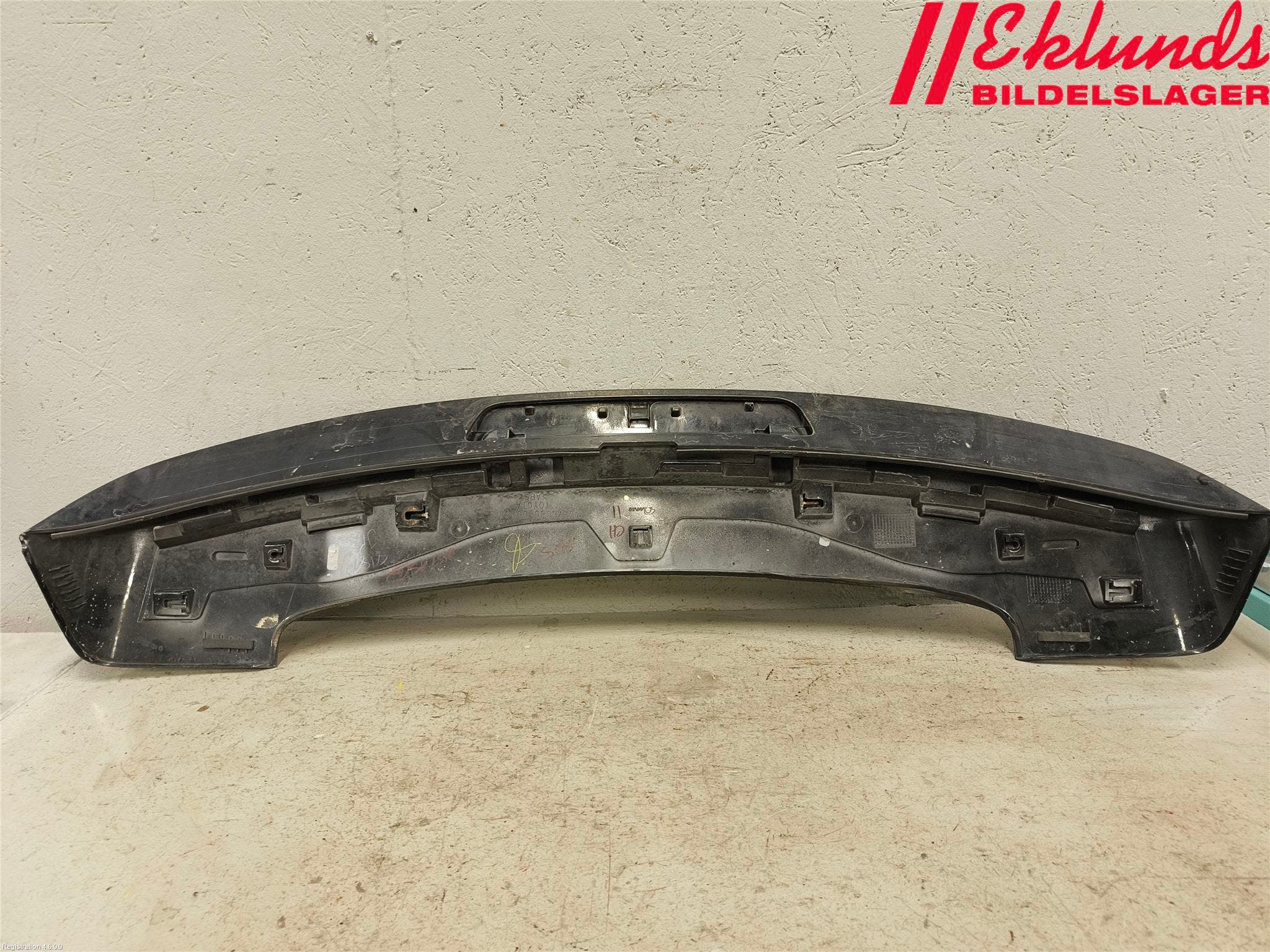 Toyota AVENSIS 09-15 Spoiler Baklucka