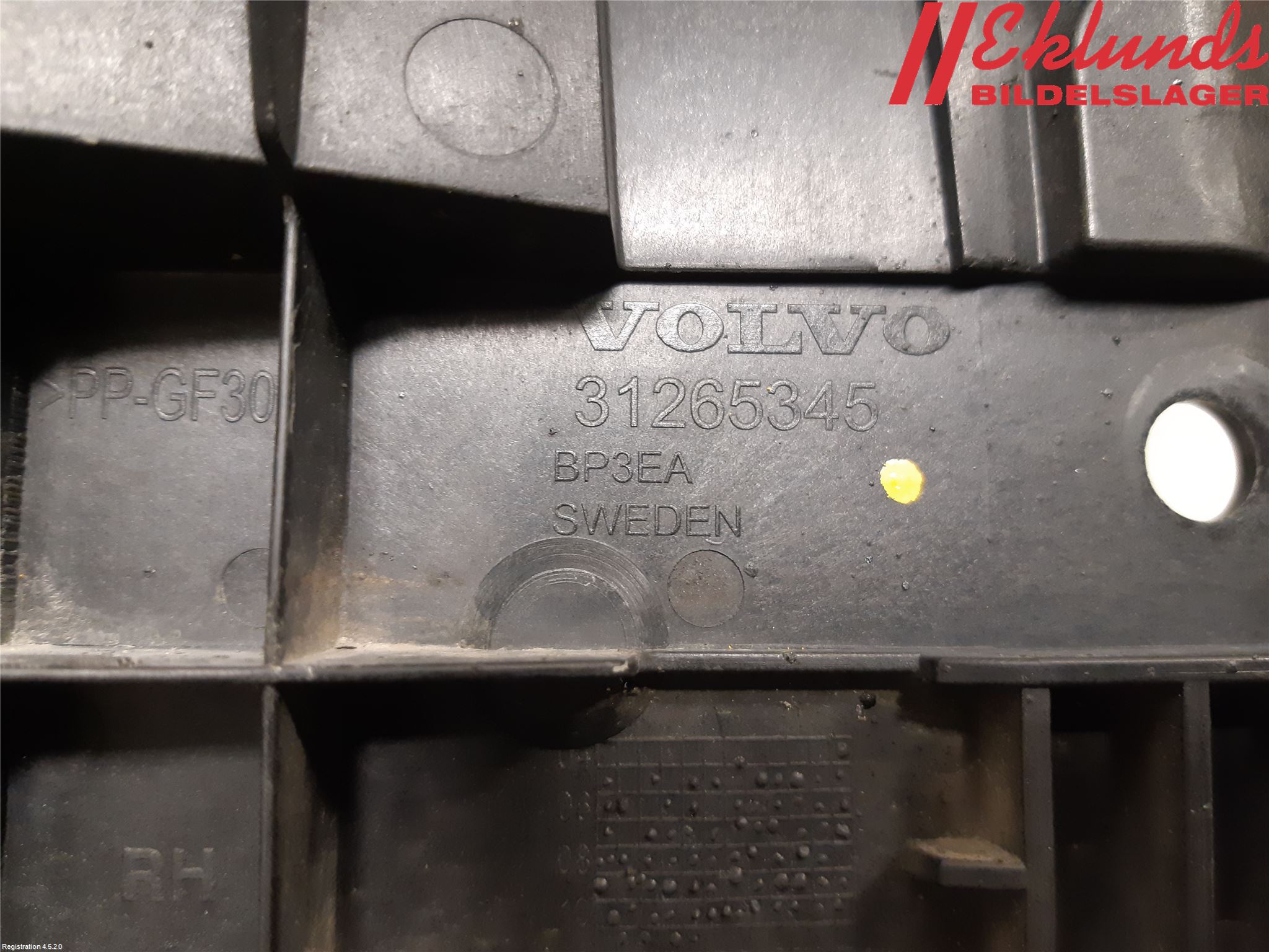 Volvo V70 08-13 Stötfångarfäste Fram Hö