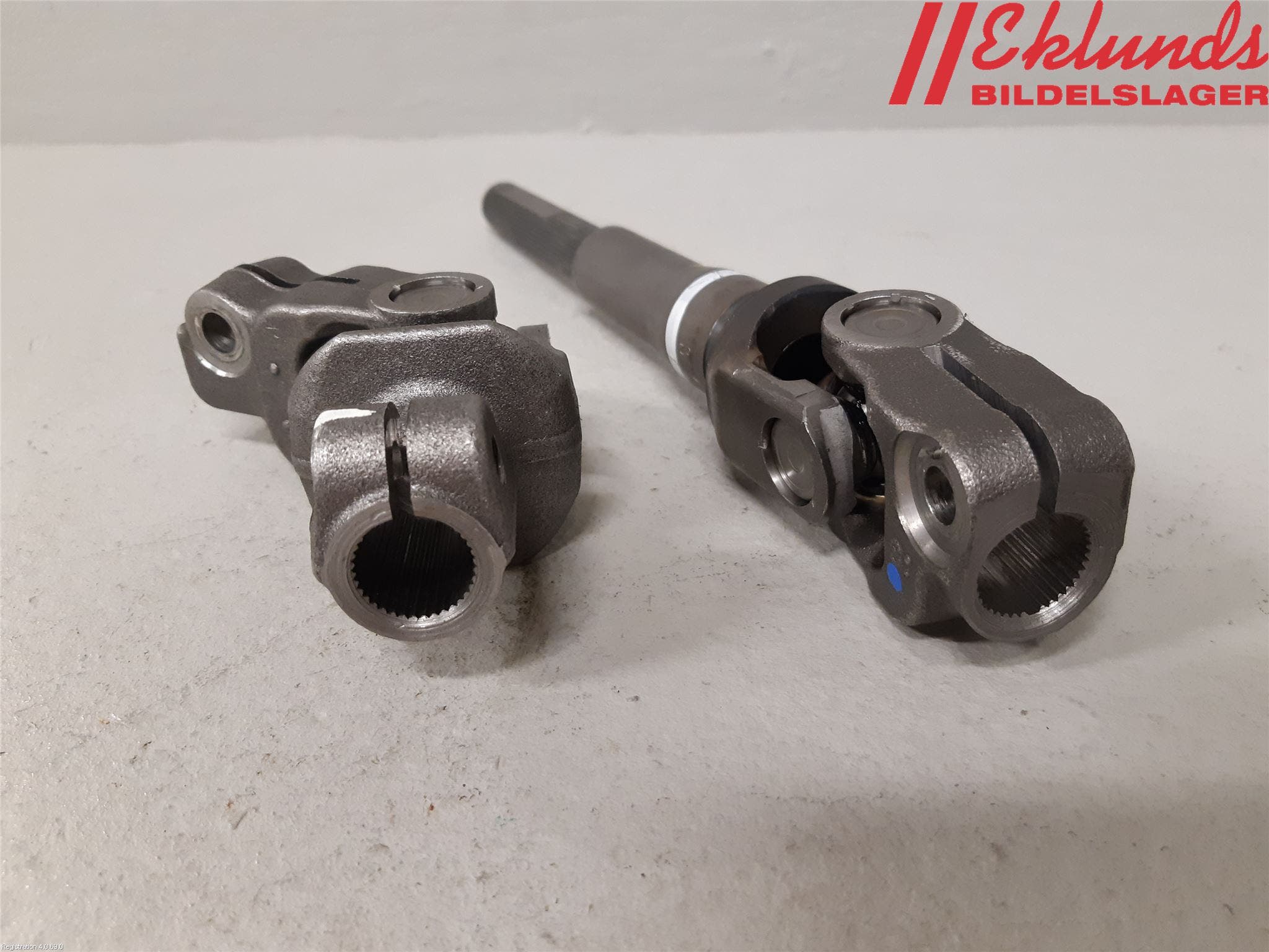 Toyota YARIS XP130 15-20 Rattaxelknut