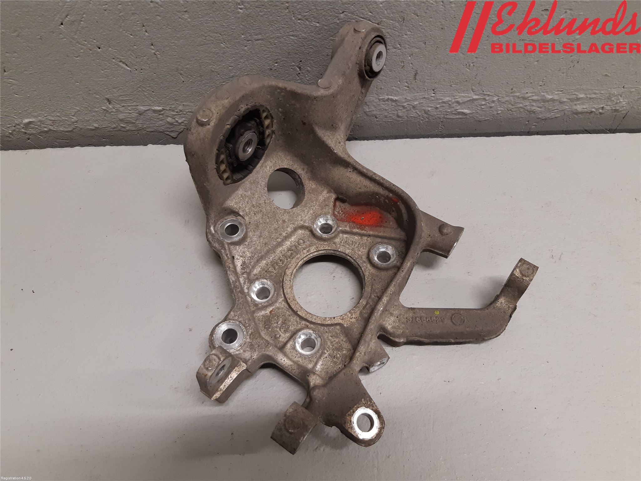 Volvo V90 17->> Hjullagerhus-Spindel Vä B