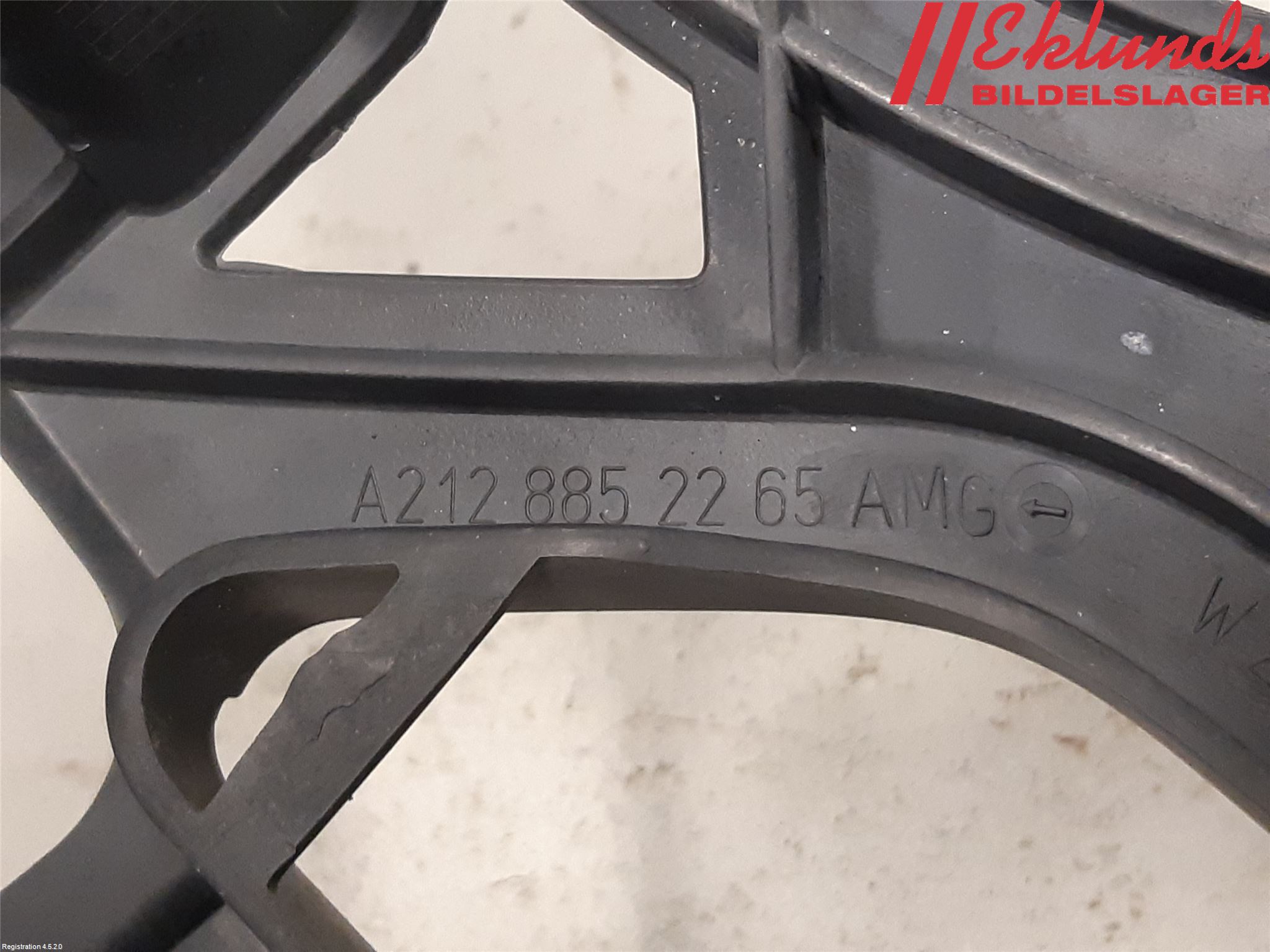 Mercedes-Benz MB E-KLASS (W212) 09-16 Stötfångarfäste Fram Hö