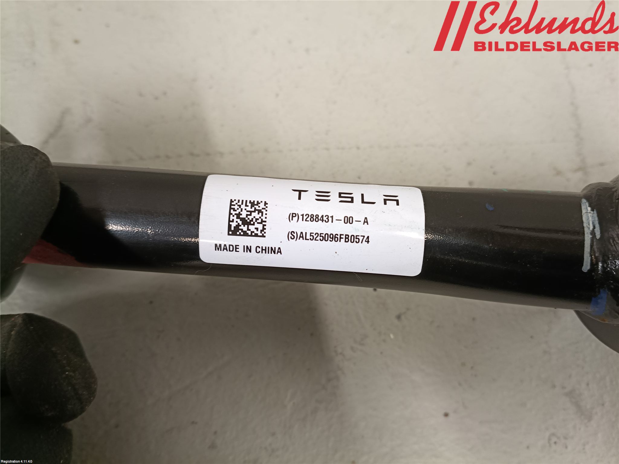 Tesla MODEL Y 21- Bärarm Bak Vänster