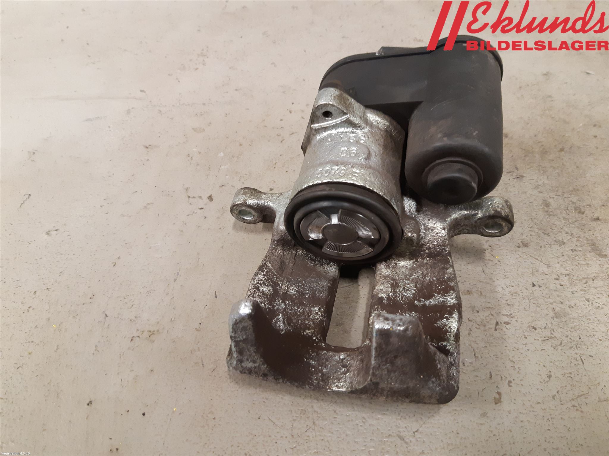 Volkswagen VW PASSAT 11-14 Bromsok Bak Höger