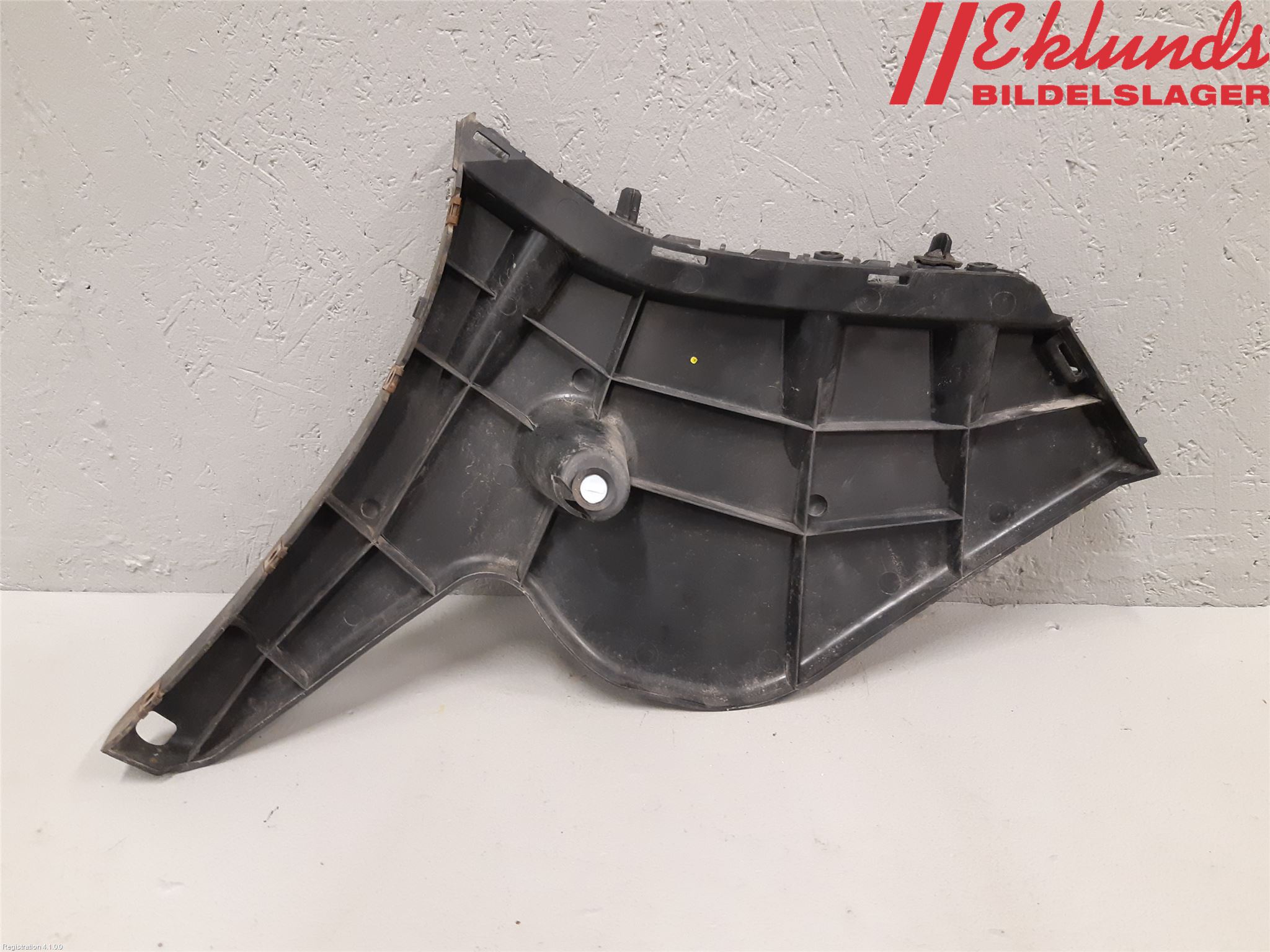 Volvo V60 11-13 Stötfångarfäste Bak Hö