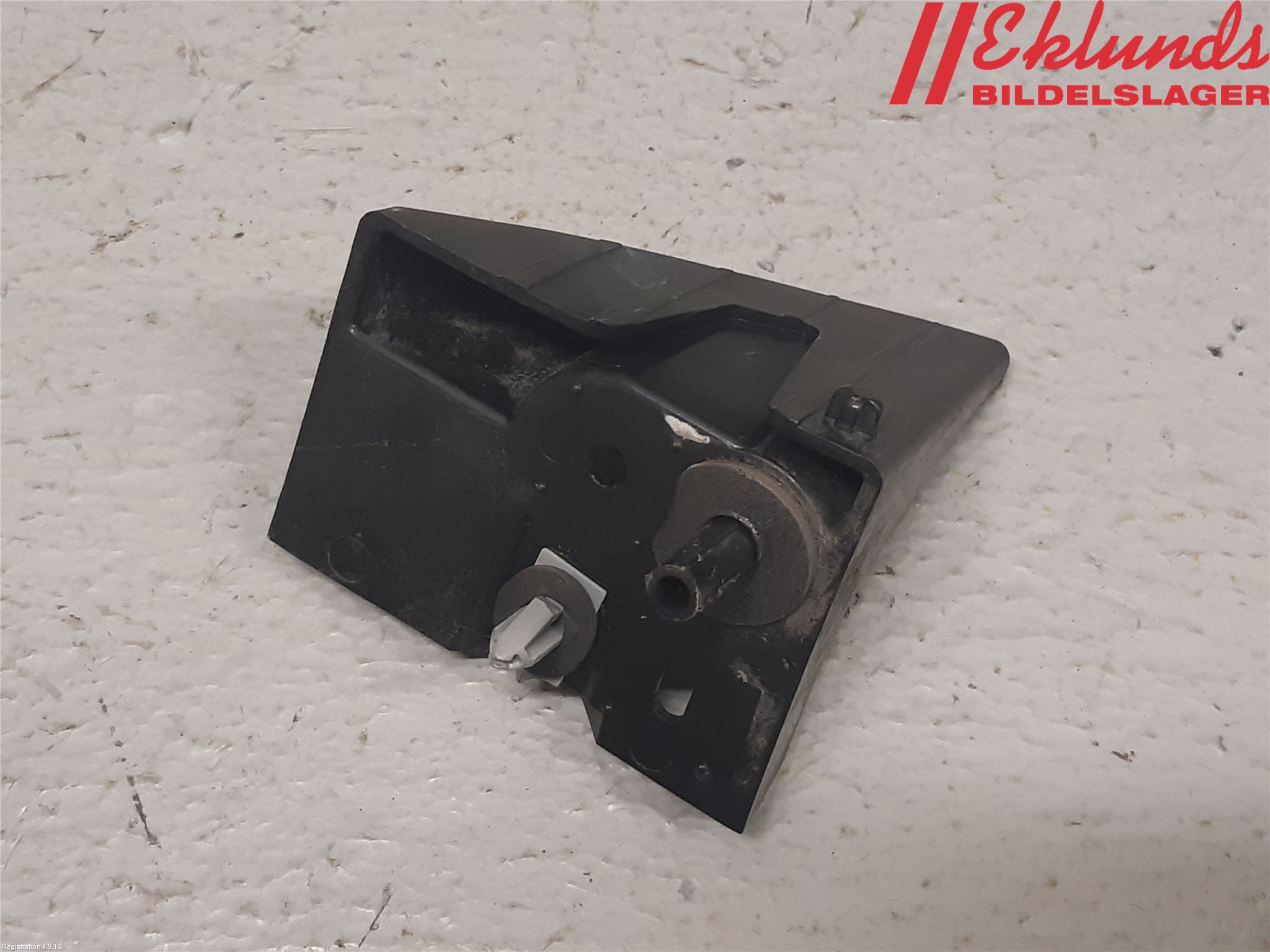 Ford KUGA 17-19 Stötfångarfäste Bak Hö