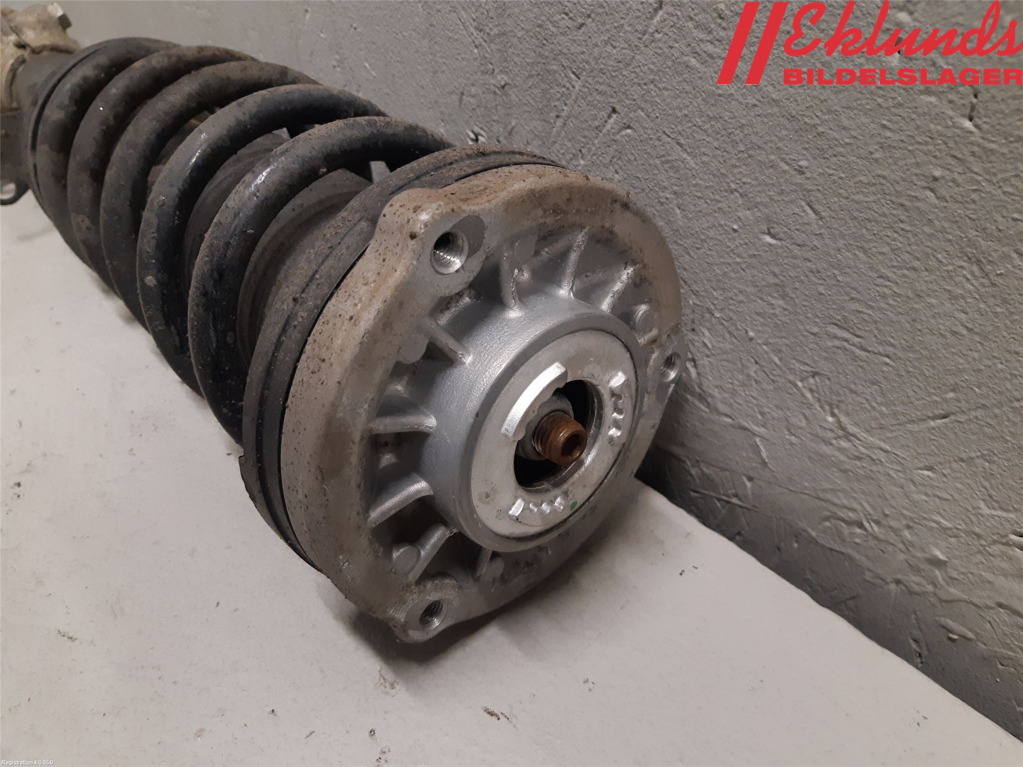 BMW 5 G30/G31/F90 17-23 Fjäderben Fram Höger