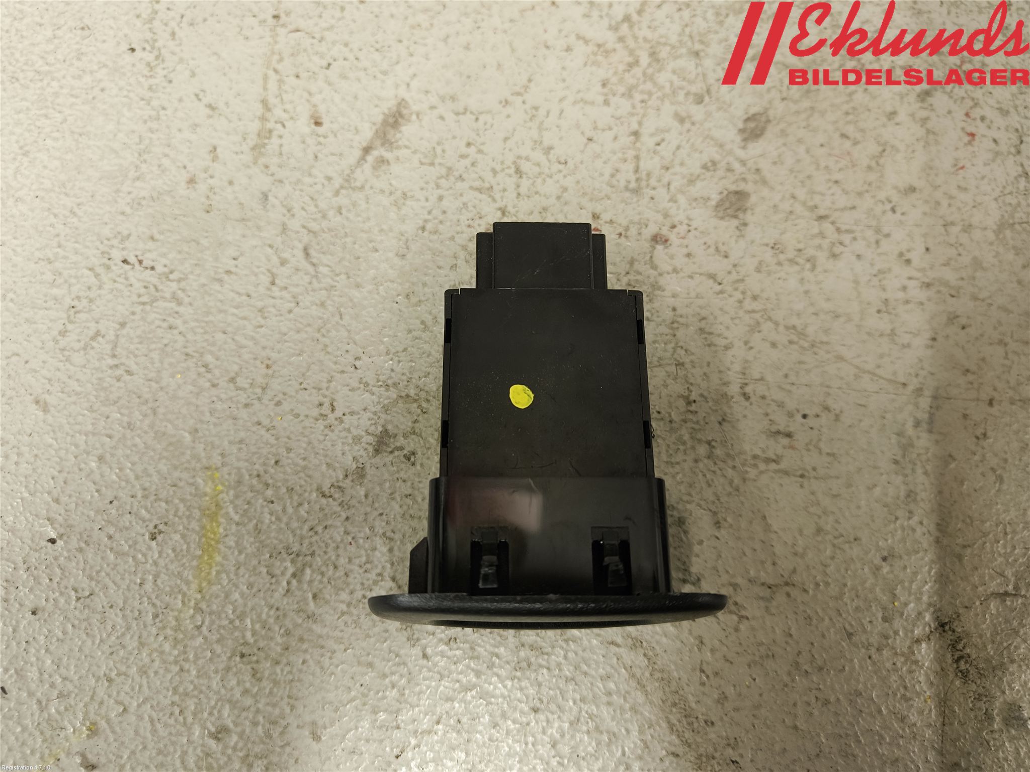 Mitsubishi OUTLANDER 13-21 Strömställare Baklucka