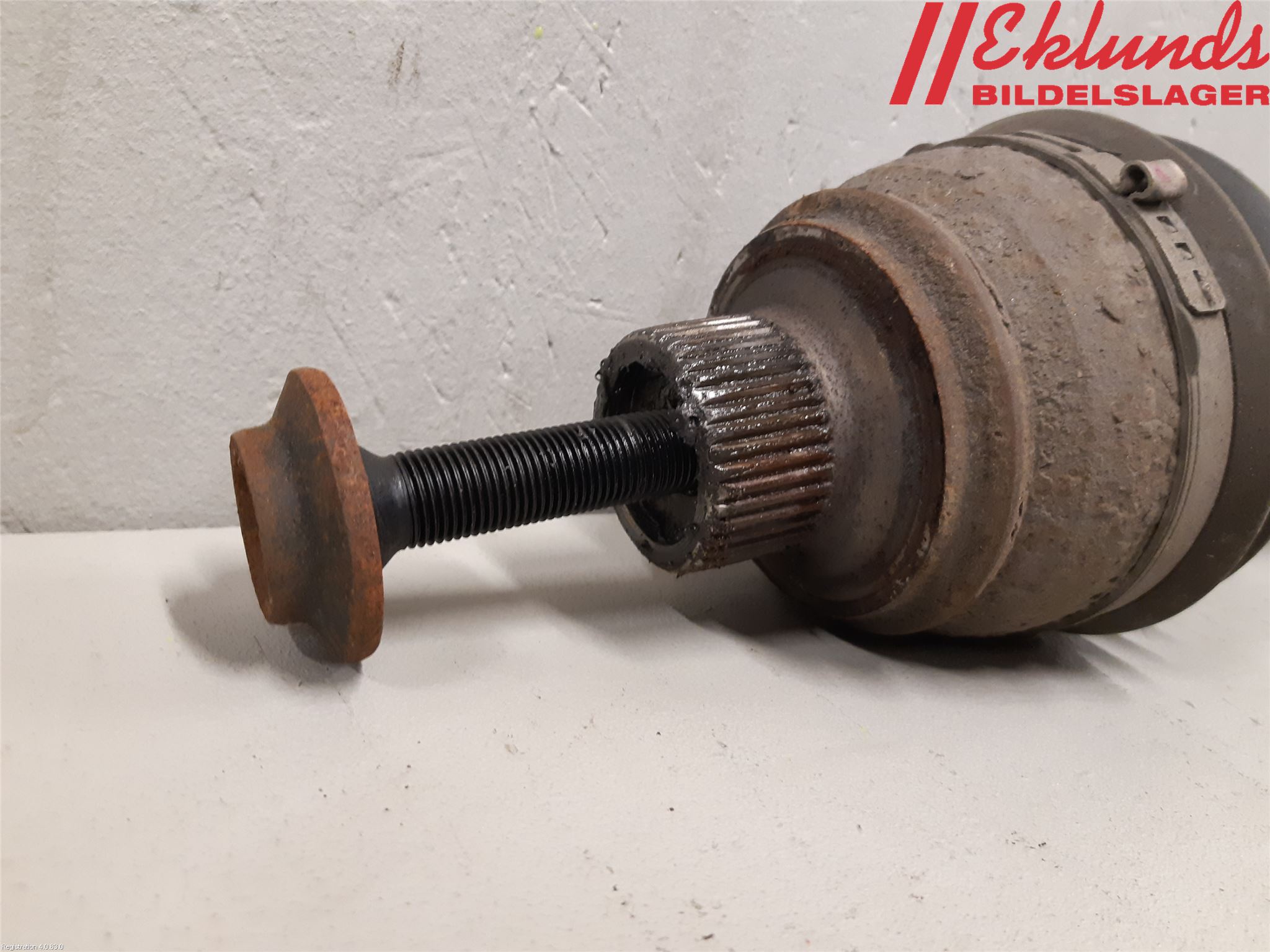 Audi A4 12-15 Drivaxel Fram Höger