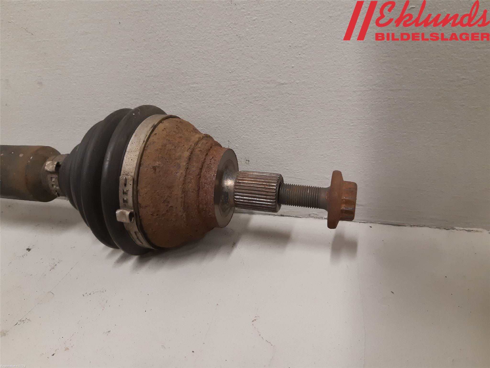 Volkswagen VW PASSAT 05-11 Drivaxel Fram Höger