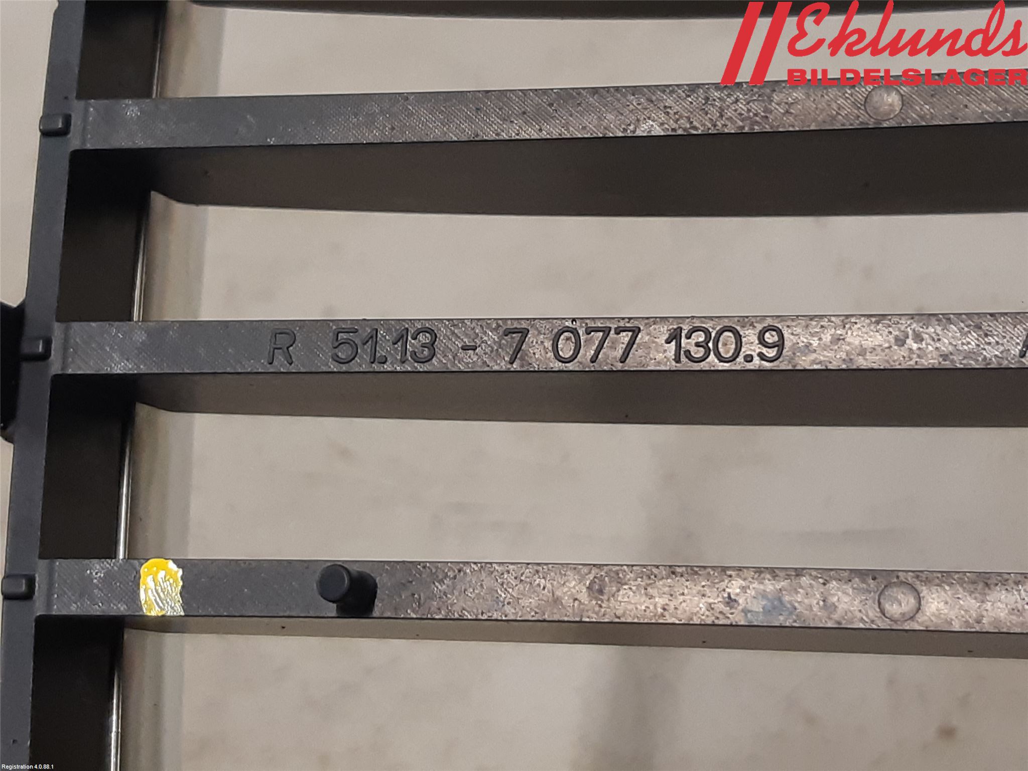 BMW 1 E87/81 5D/3D 03-11 Grilldel Höger