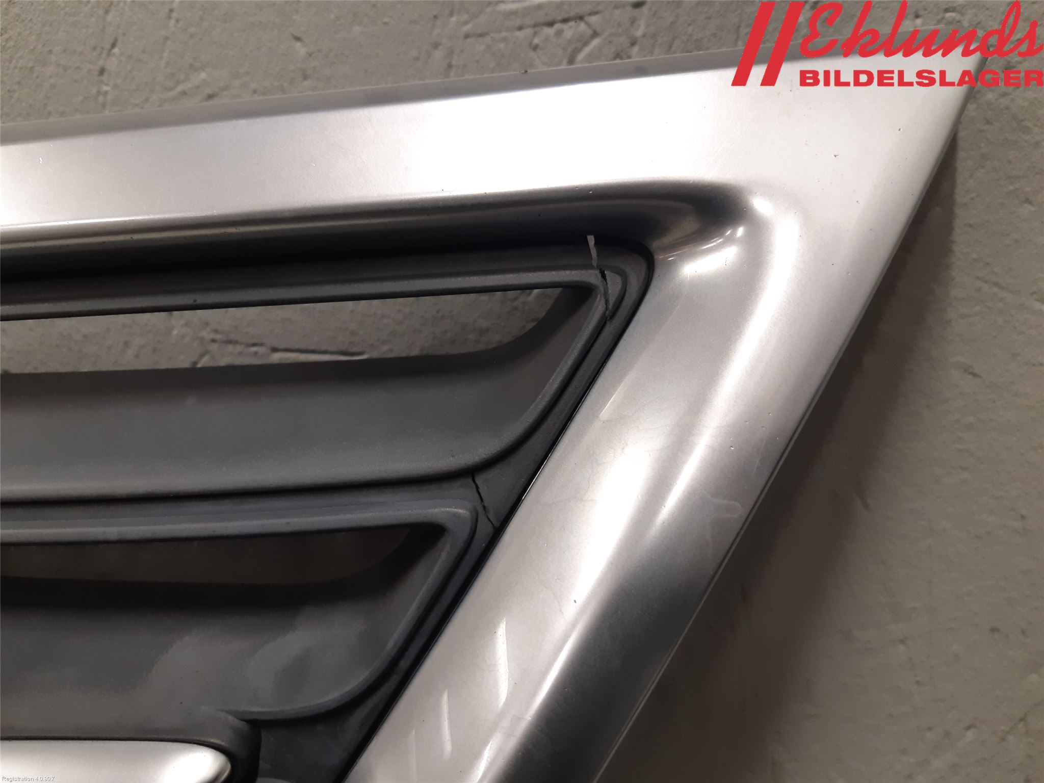 Saab 9-3 VER2/VER3 08-15 Grilldel Mitt