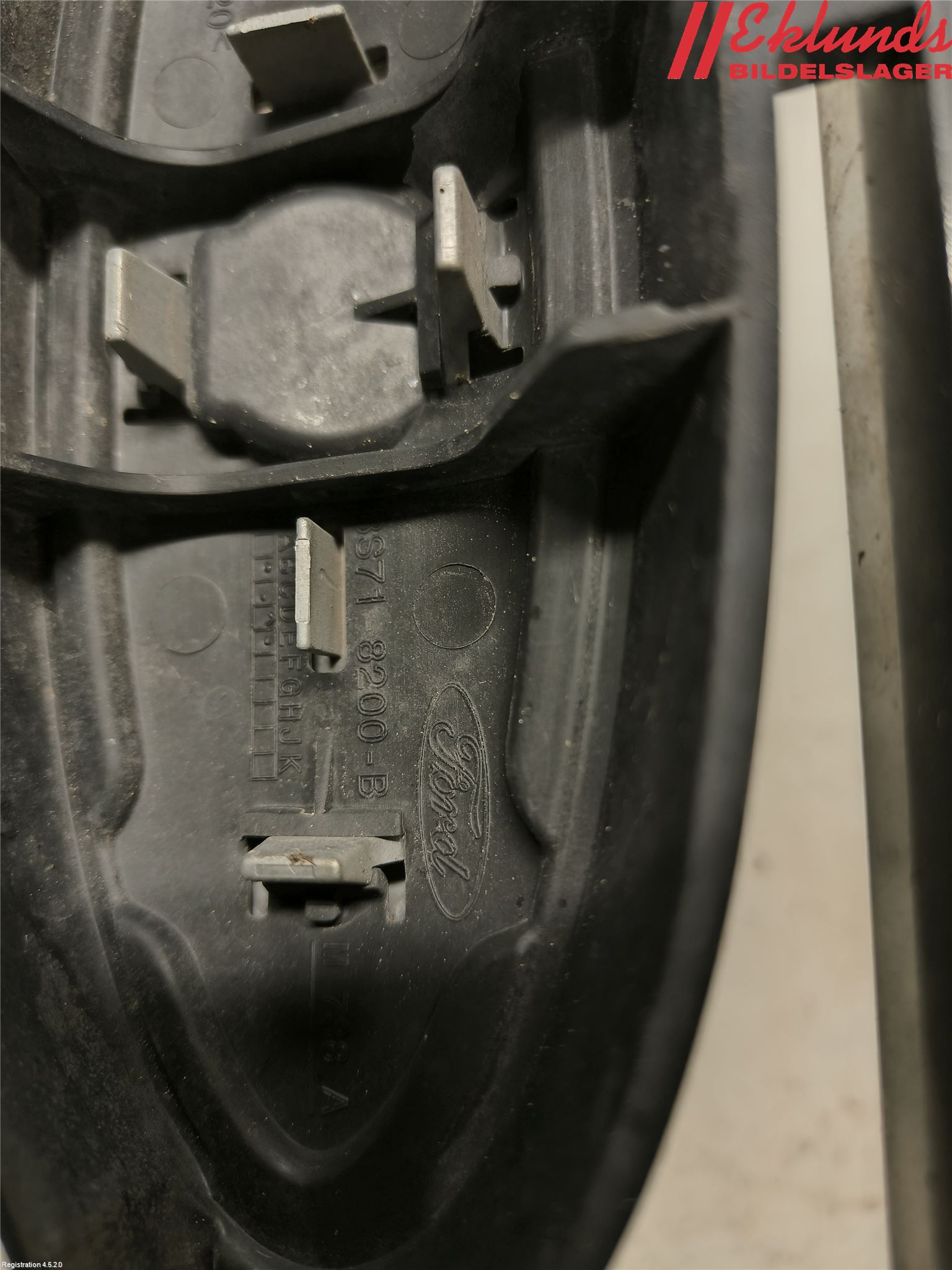 Ford MONDEO 07-15 Grilldel Mitt