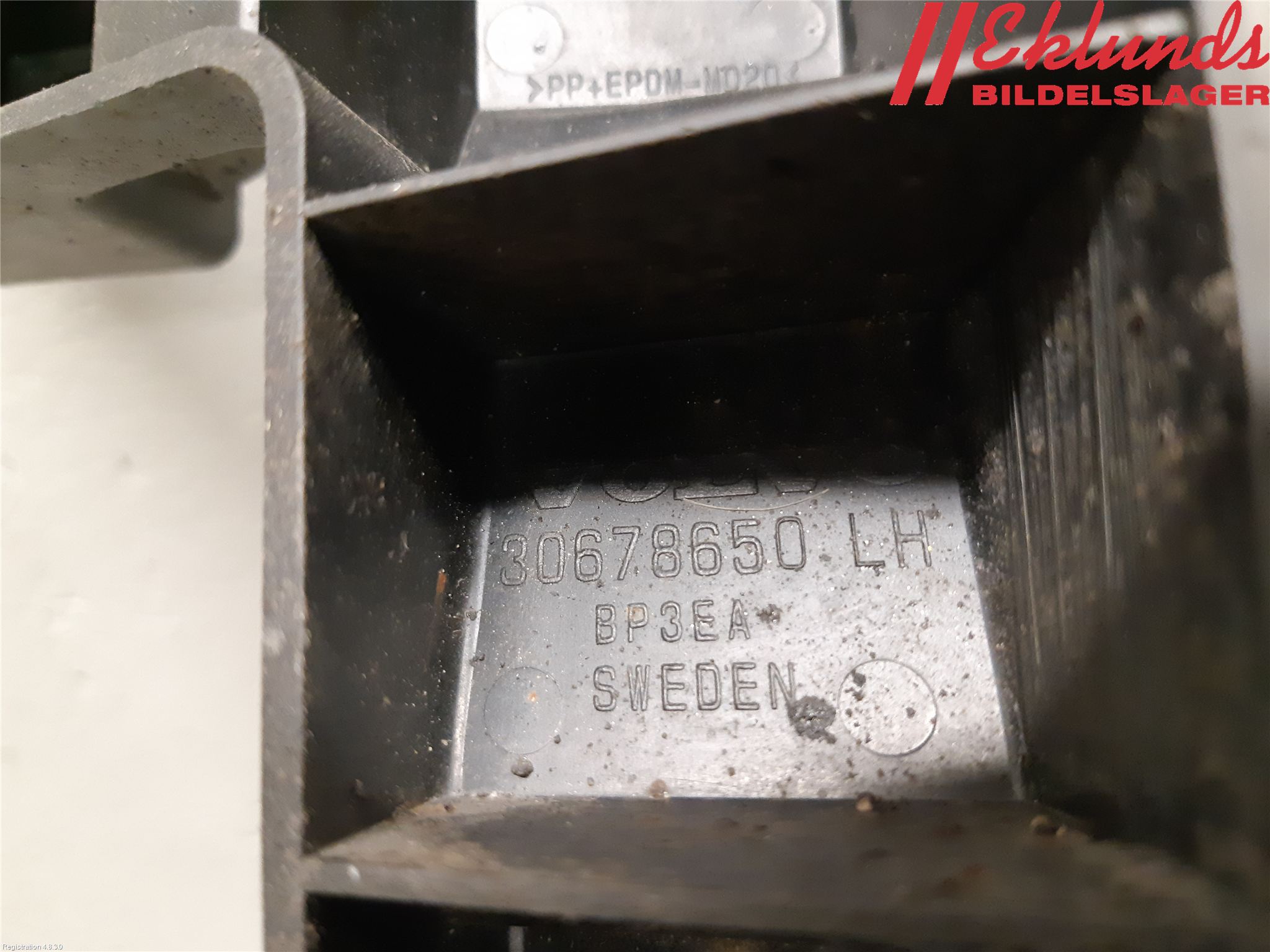 Volvo V70 08-13 Stötfångarfäste Bak Vä