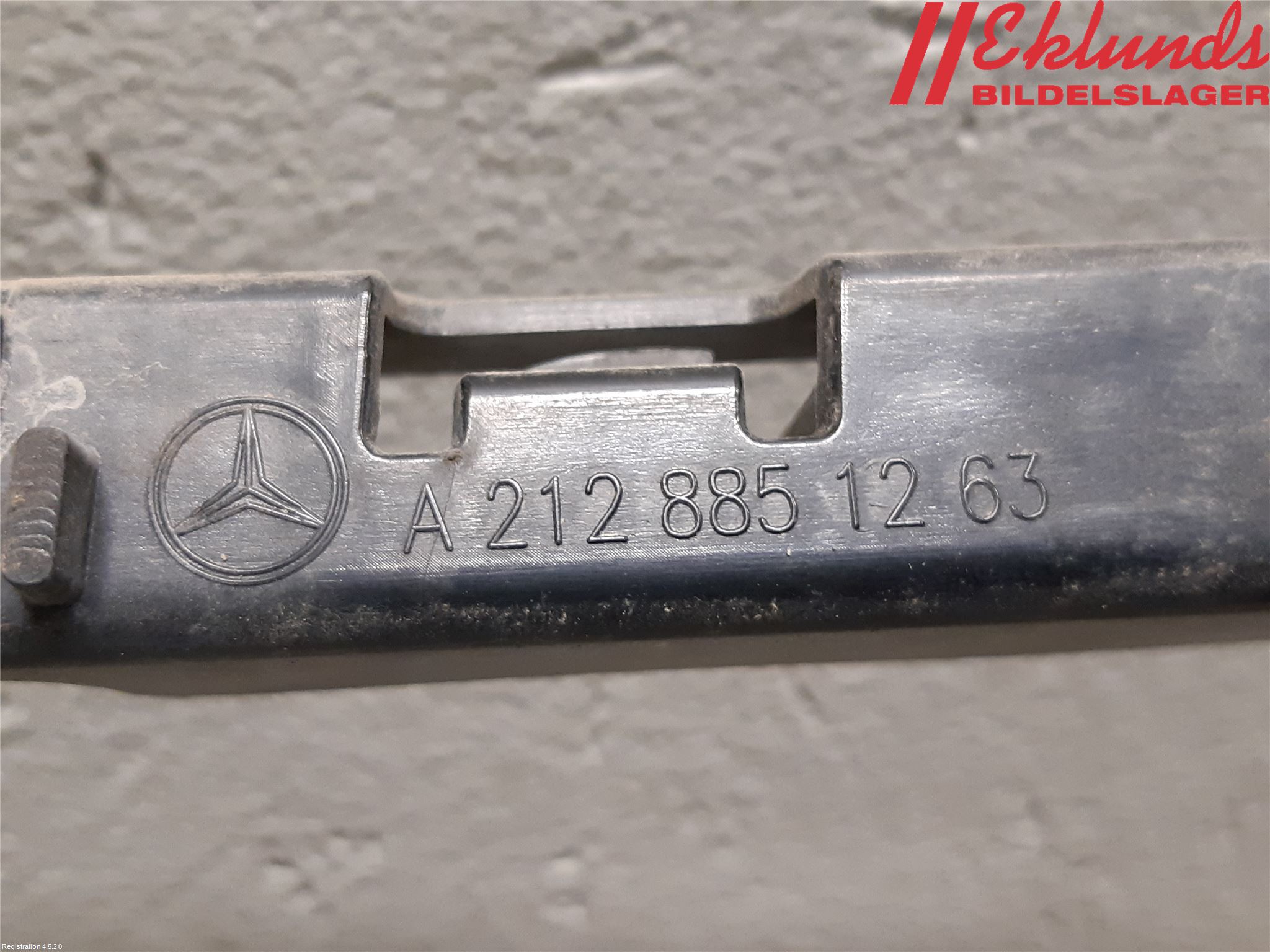 Mercedes-Benz MB E-KLASS (W212) 09-16 Stötfångarfäste Bak Hö