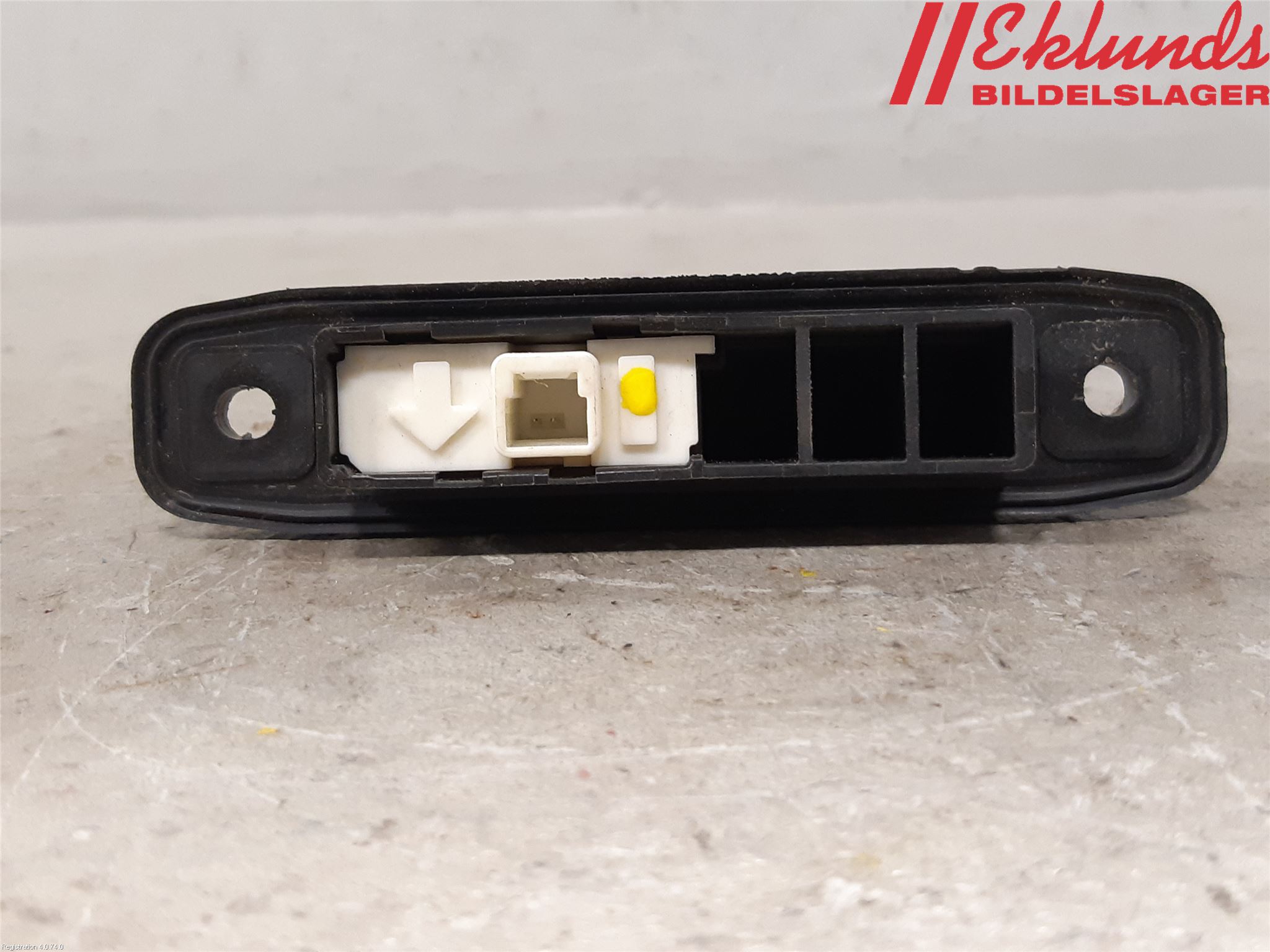 Toyota YARIS XP130 12-14 Bakluckehandtag