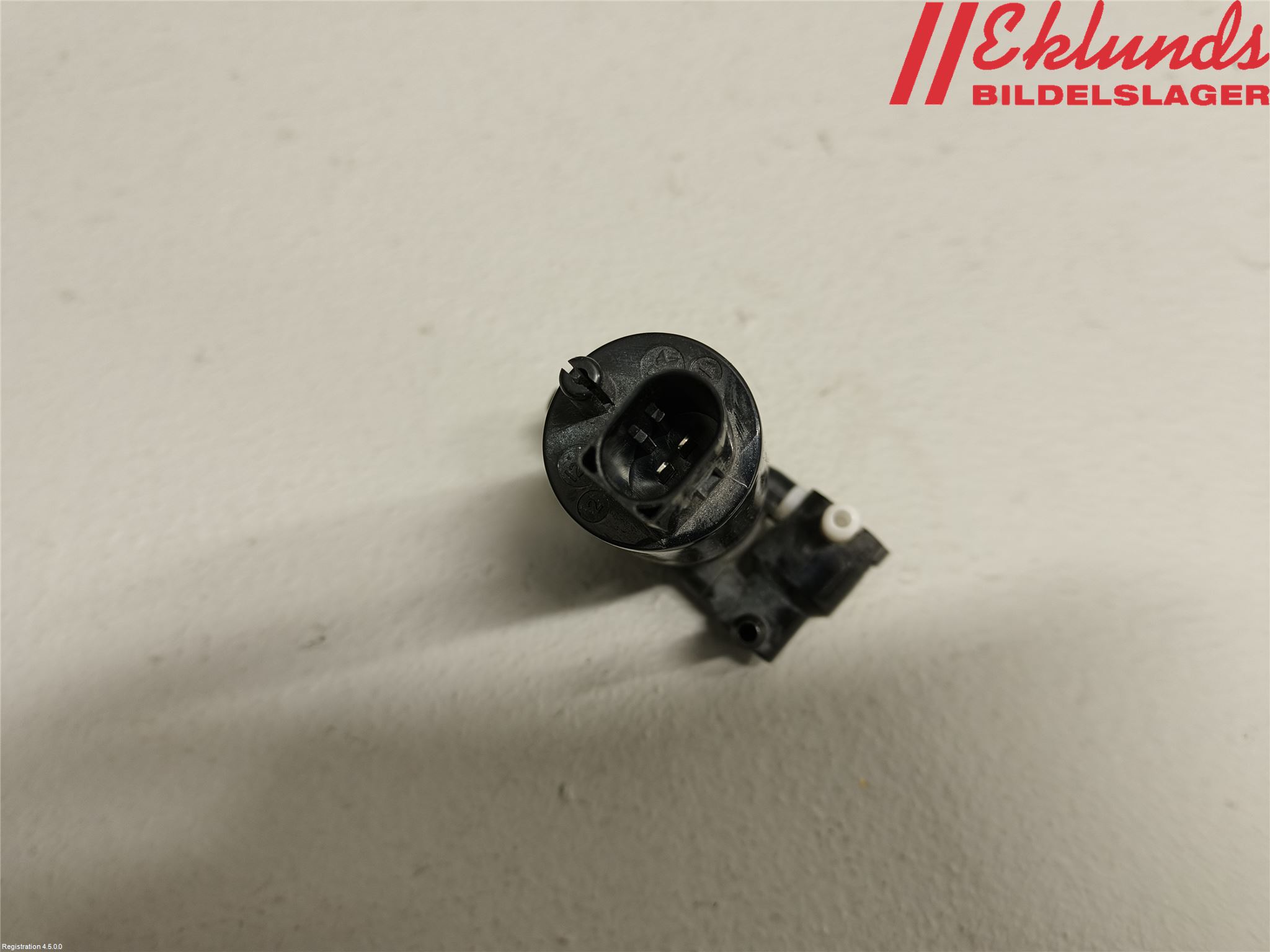 Volvo V90 17->> Spolarpump Vindruta