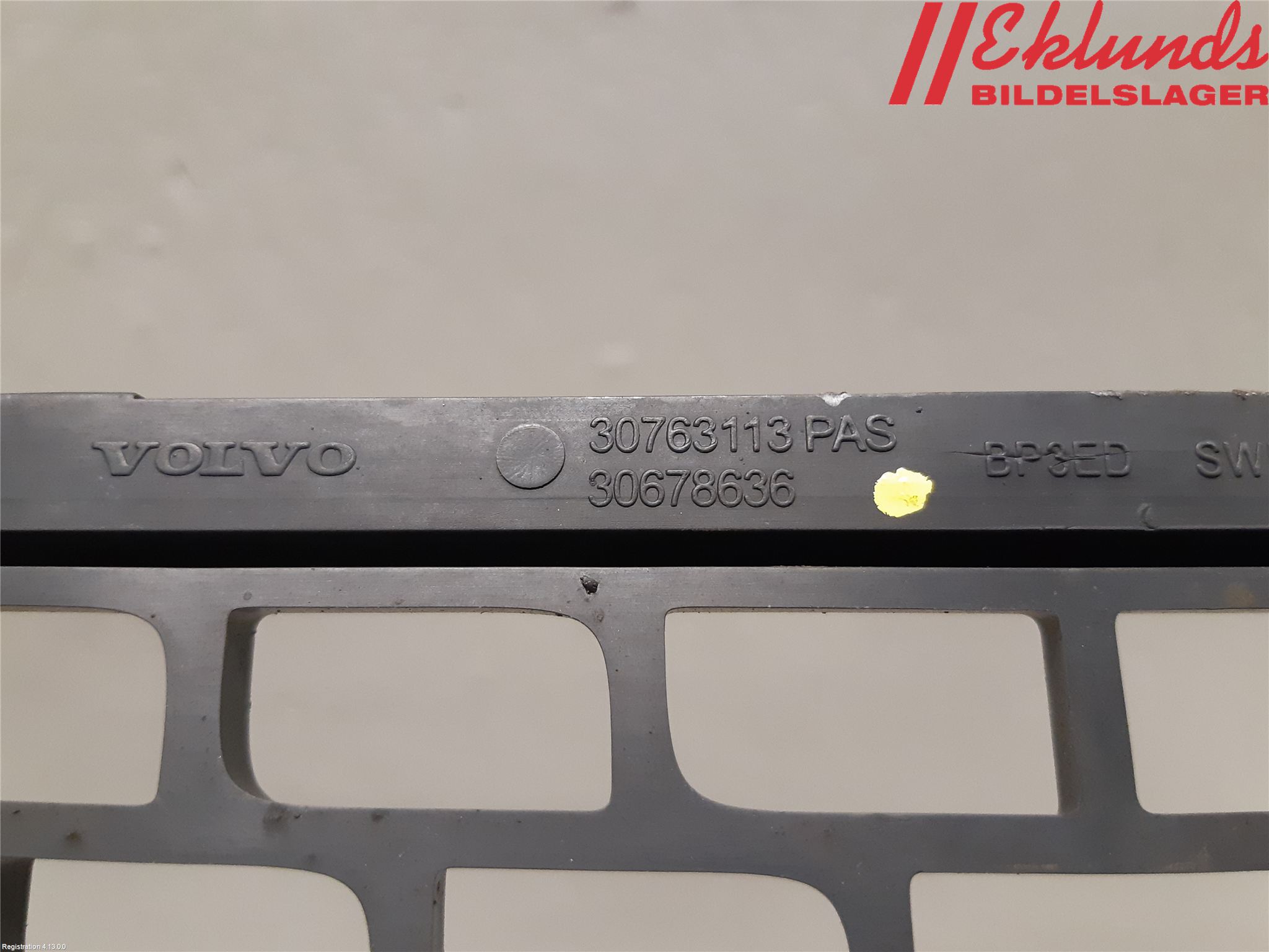 Volvo V70 08-13 Stöt Utfyllnad-List-Grill