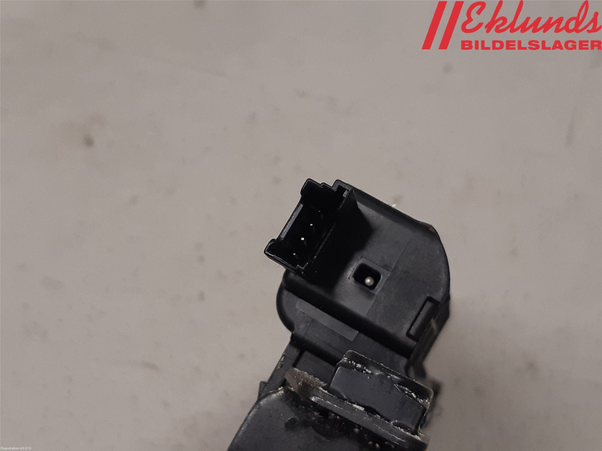 BMW X1 E84 10-15 Låskista Baklucka