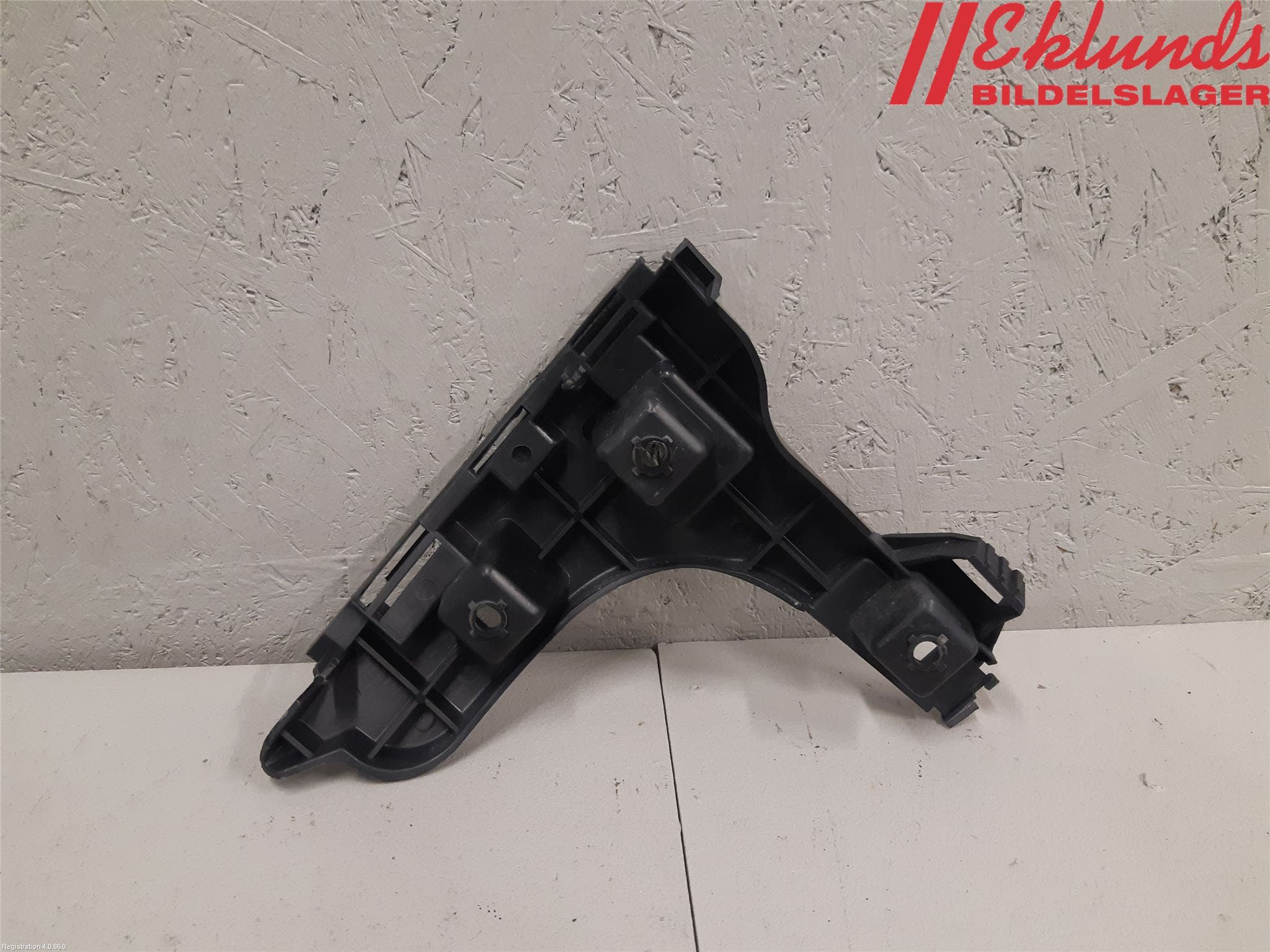 Volvo XC60 09-13 Stötfångarfäste Bak Hö