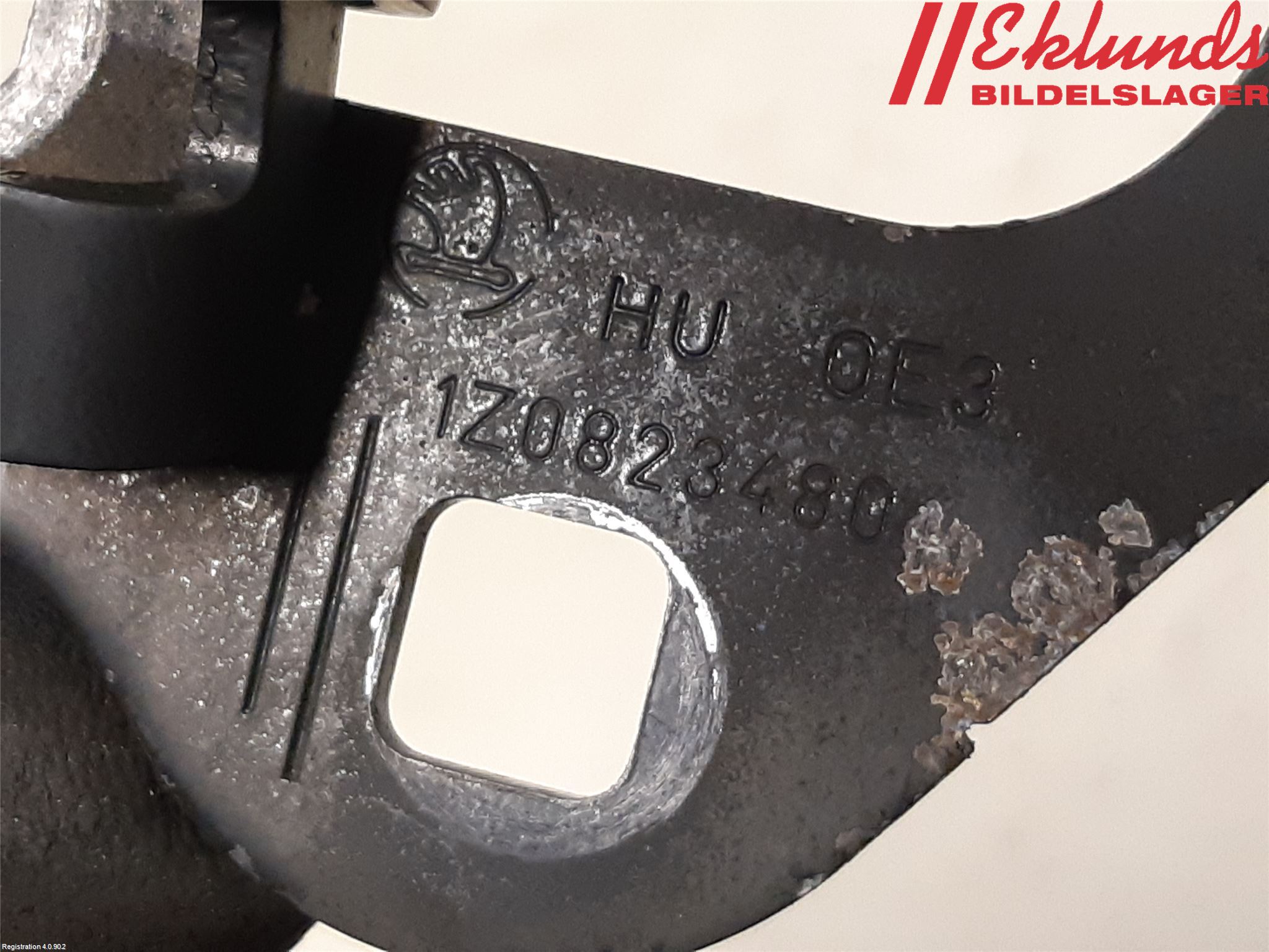 Skoda OCTAVIA (1Z) 05-13 Huv Spärr