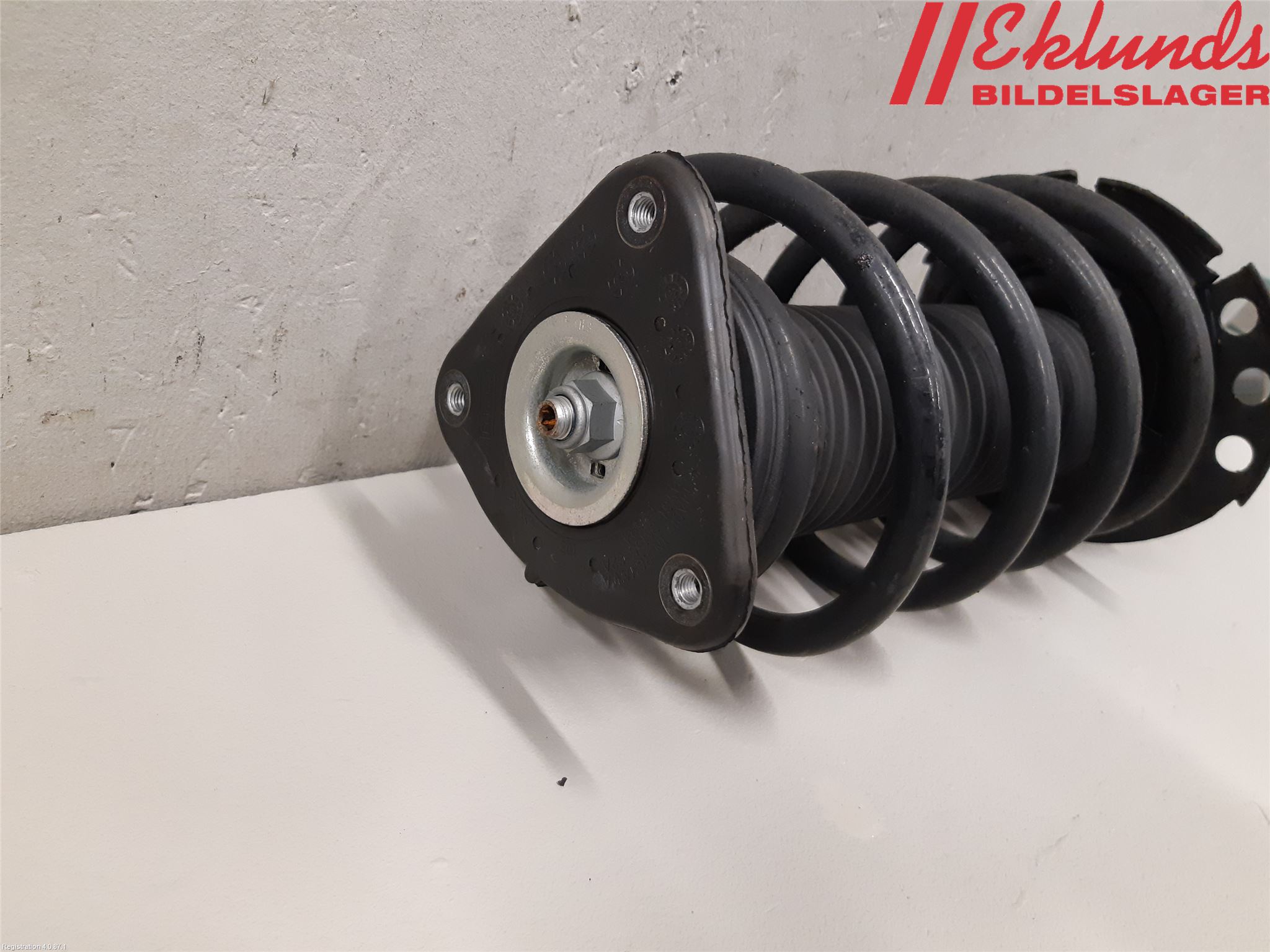 Ford FOCUS 15-18 Fjäderben Fram Höger