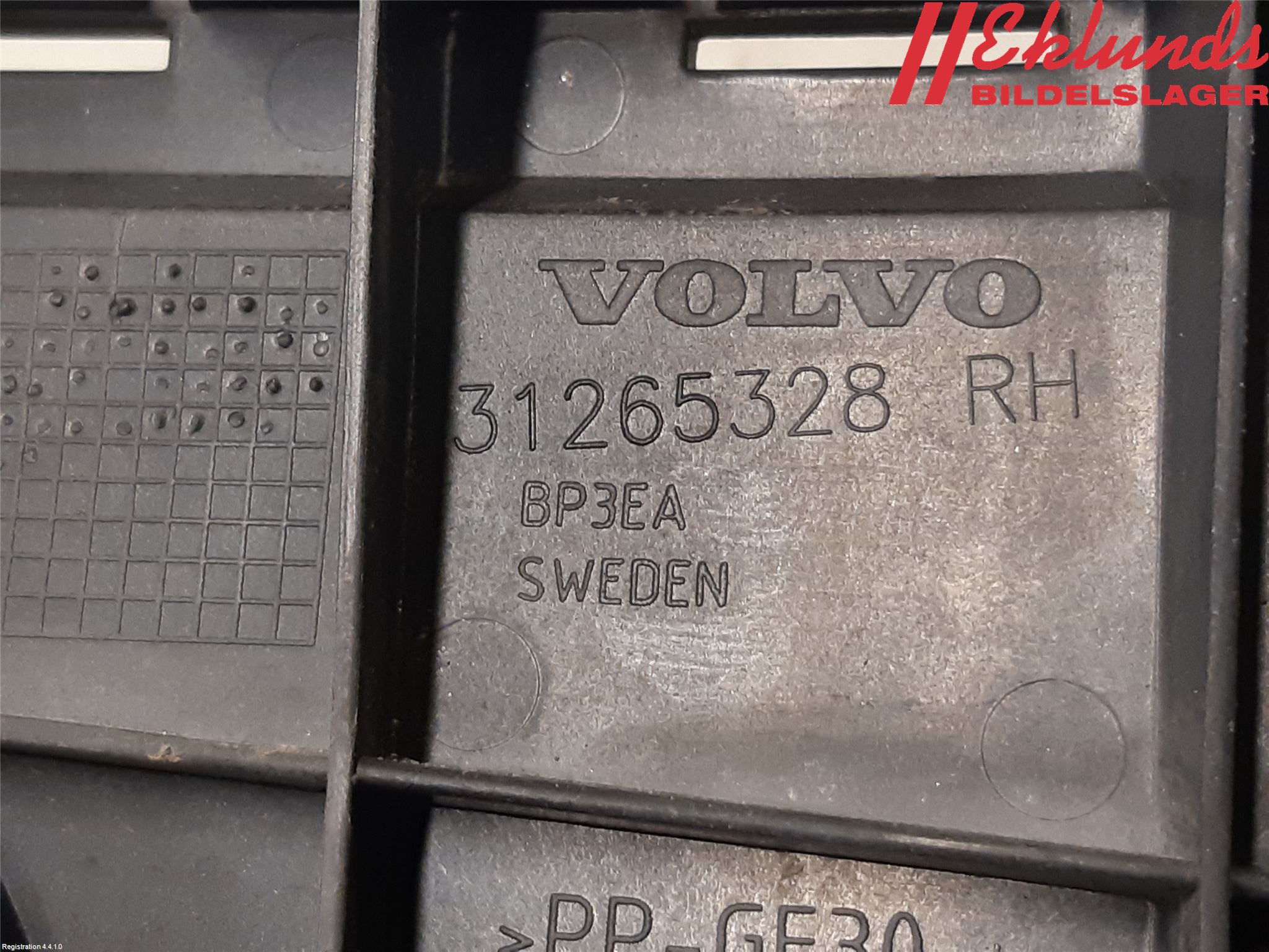 Volvo V70 08-13 Stötfångarfäste Bak Hö