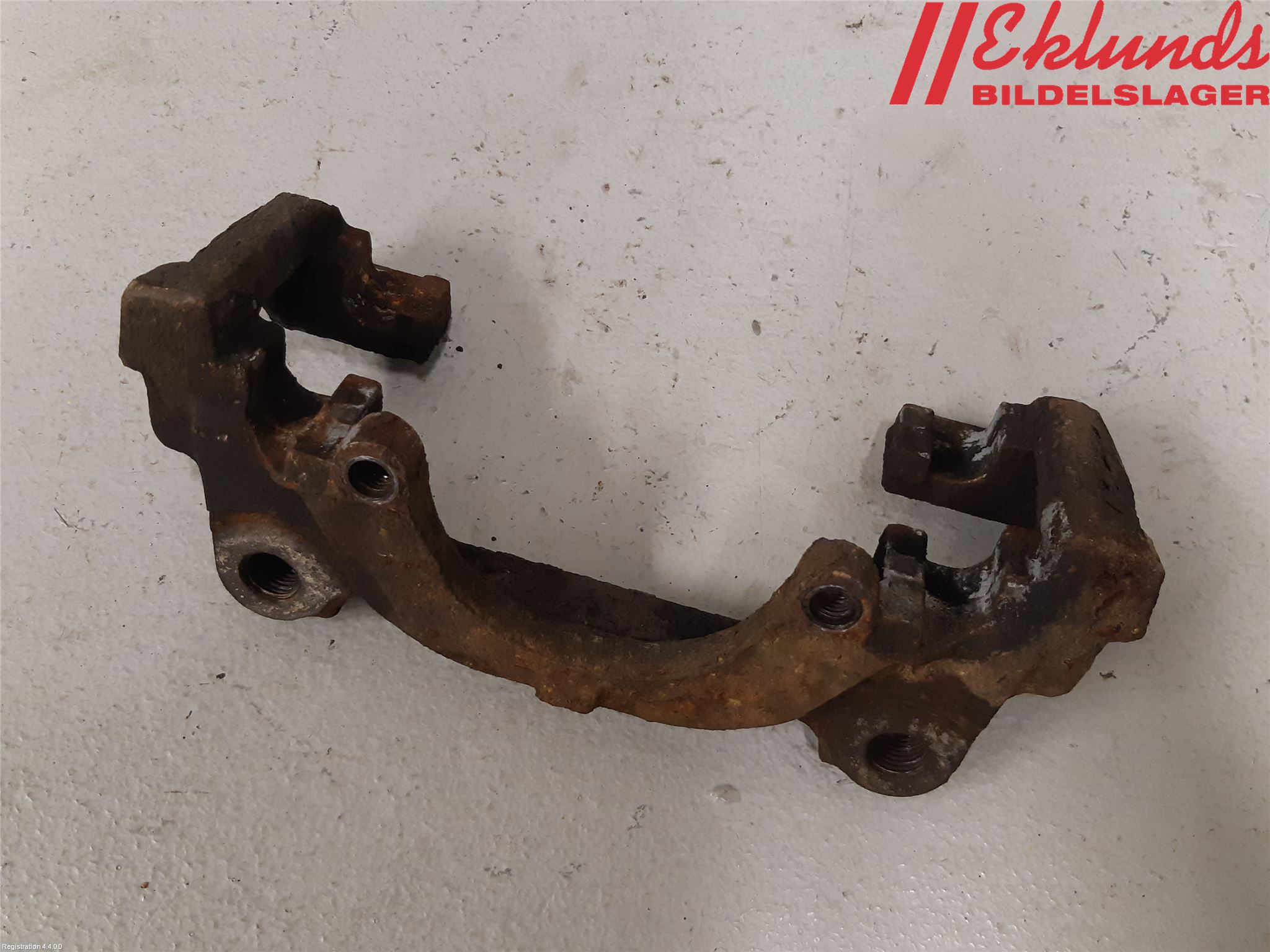 Volkswagen VW CADDY      04-10 Bromsokshållare