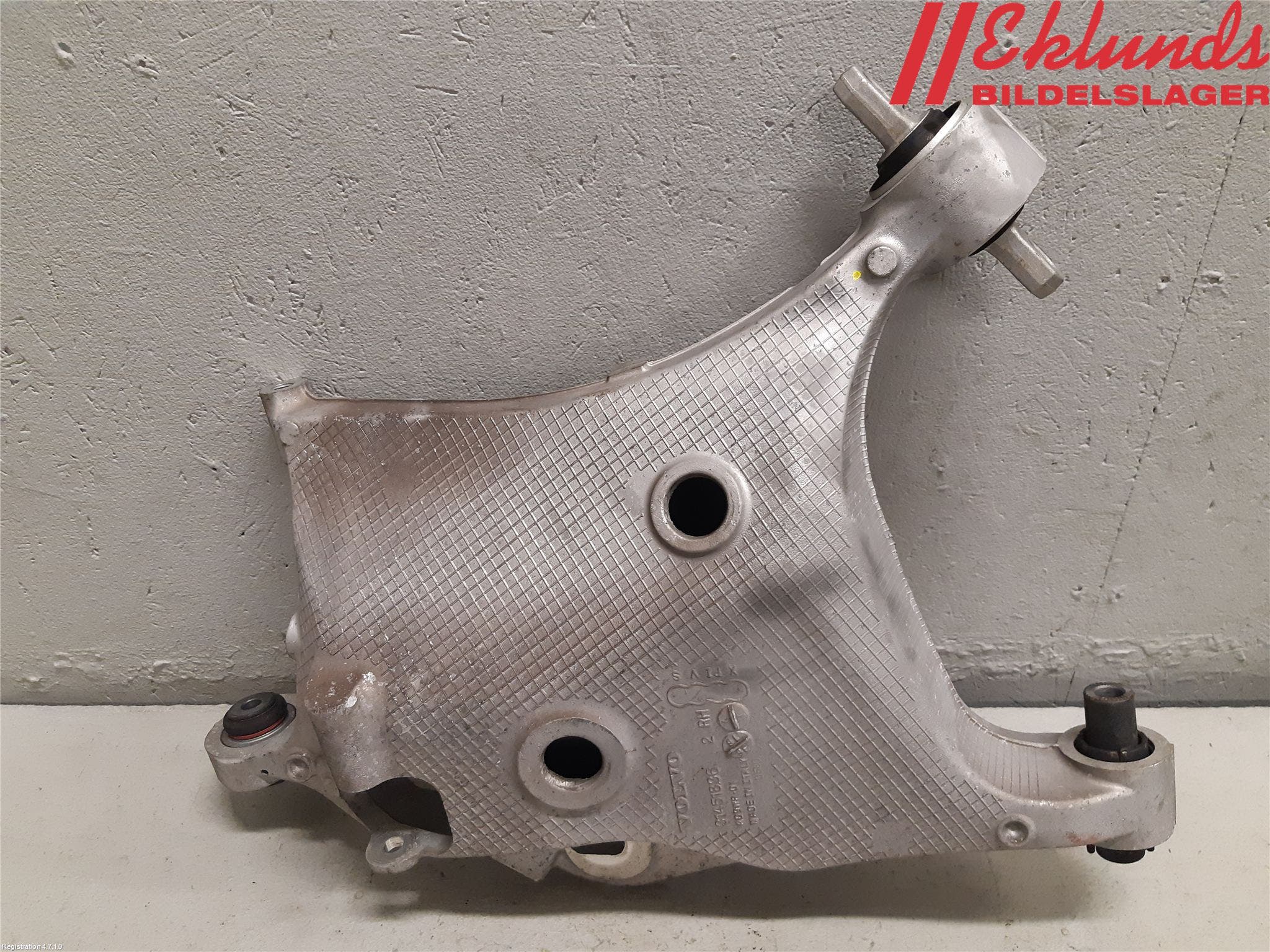 Volvo XC90/RECHARGE 16- Bärarm Bak Höger