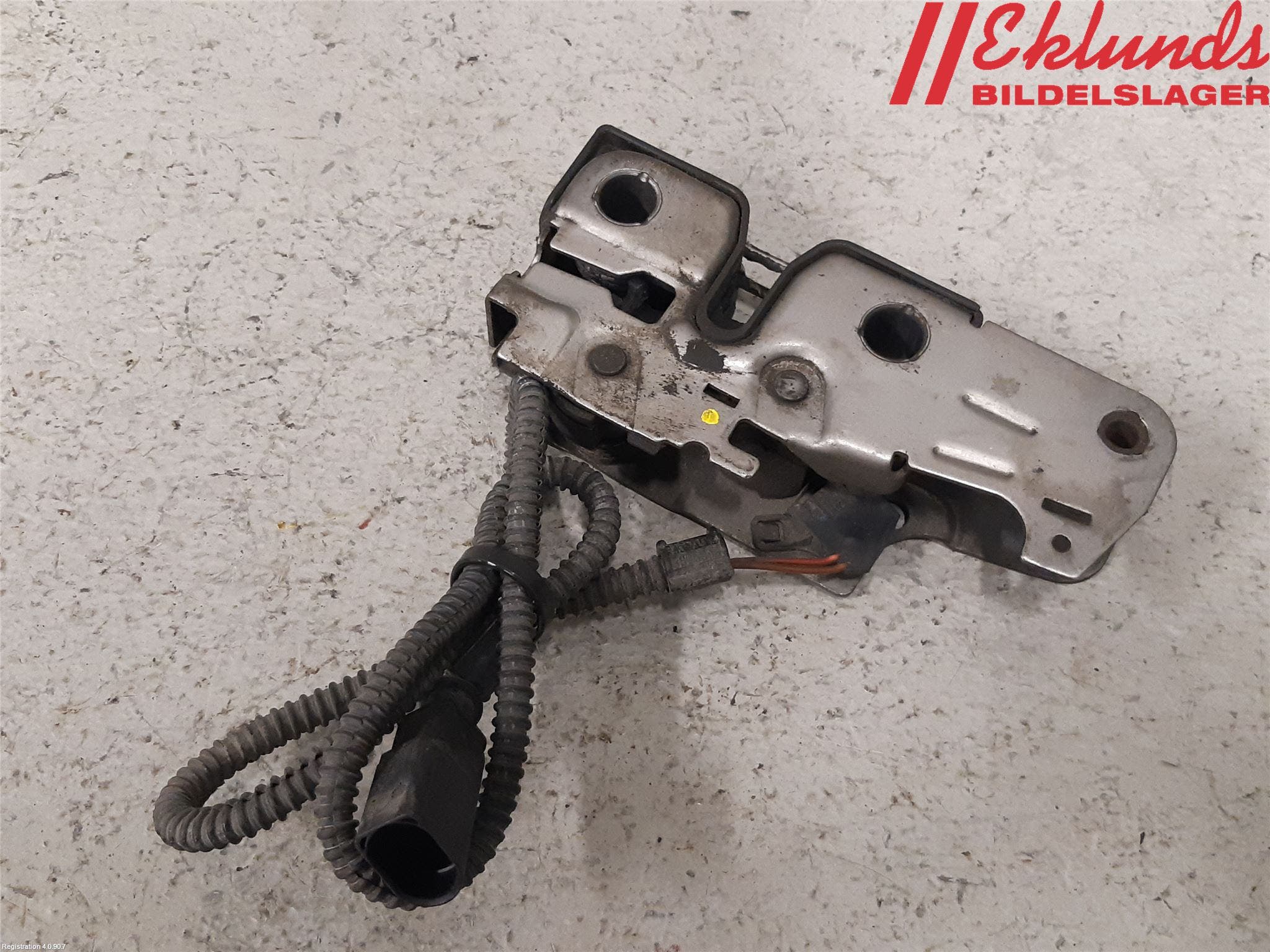 Volkswagen VW TIGUAN 07-16 Huvlås