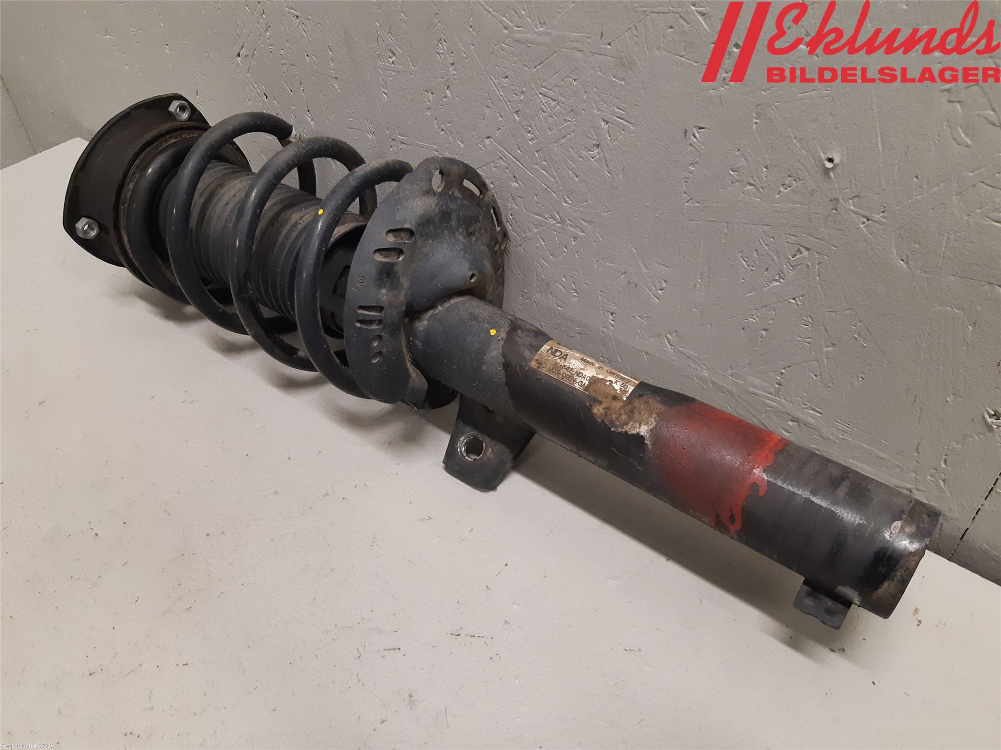Volkswagen VW PASSAT 15-19 Fjäderben Fram Vänster