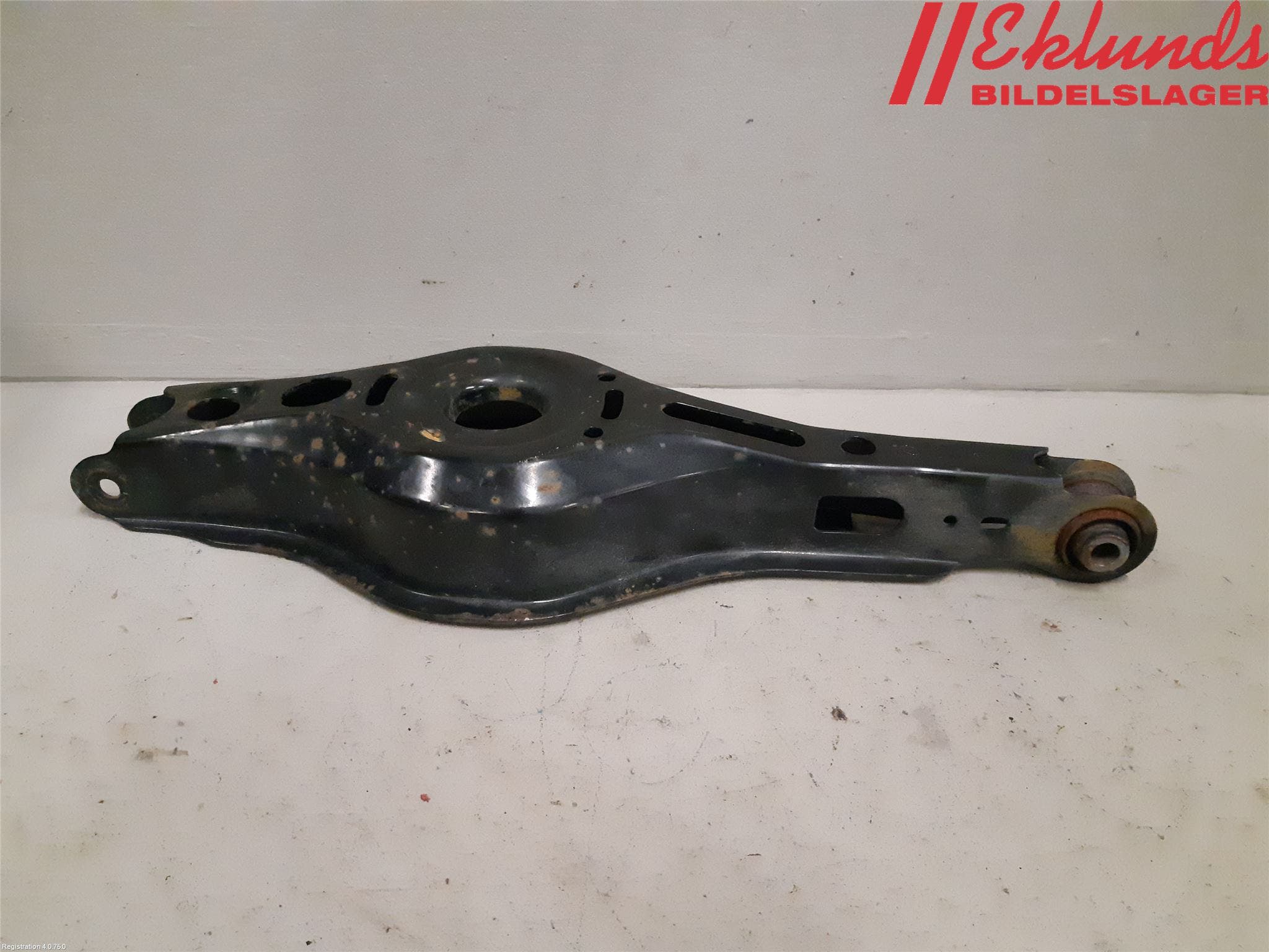 Toyota C-HR 16-23 Bärarm Bak Vänster