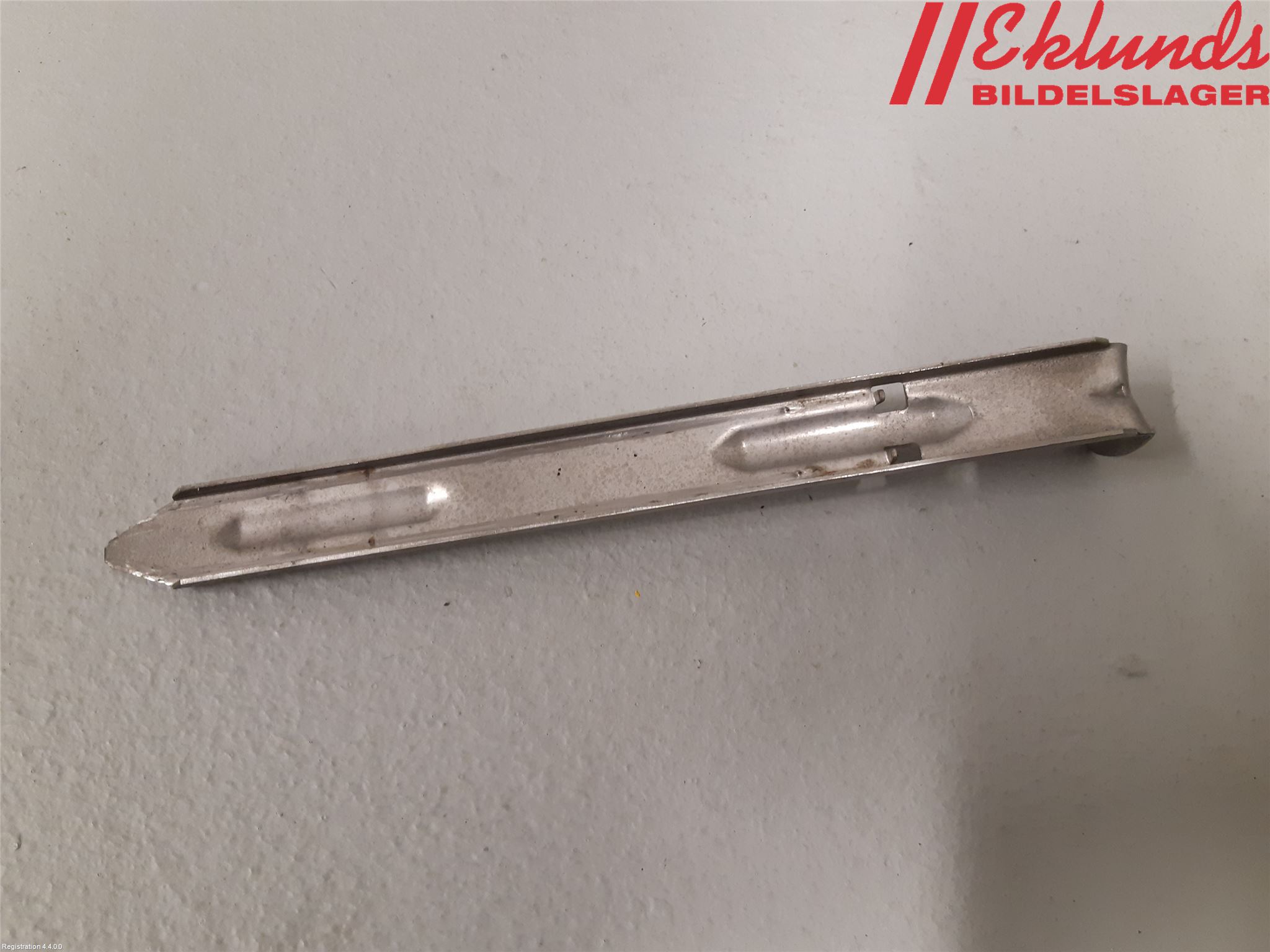 Volvo V70 08-13 Strålkast Fästsarg