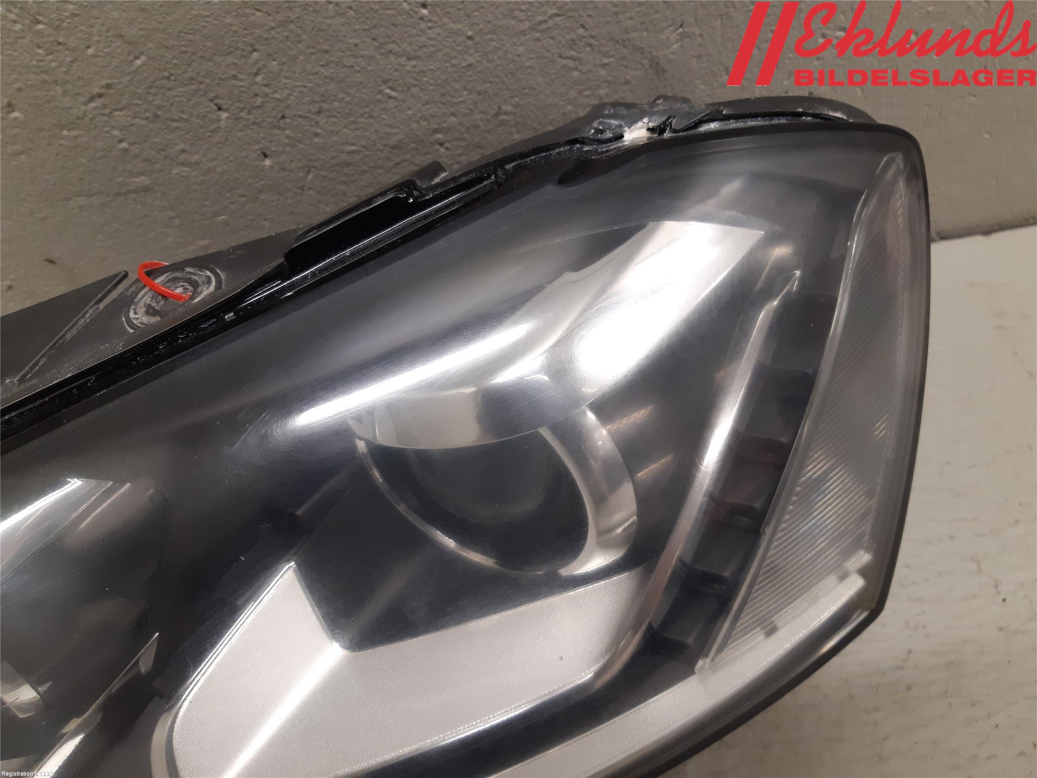 Volkswagen VW PASSAT 11-14 Strålkastare Vänster