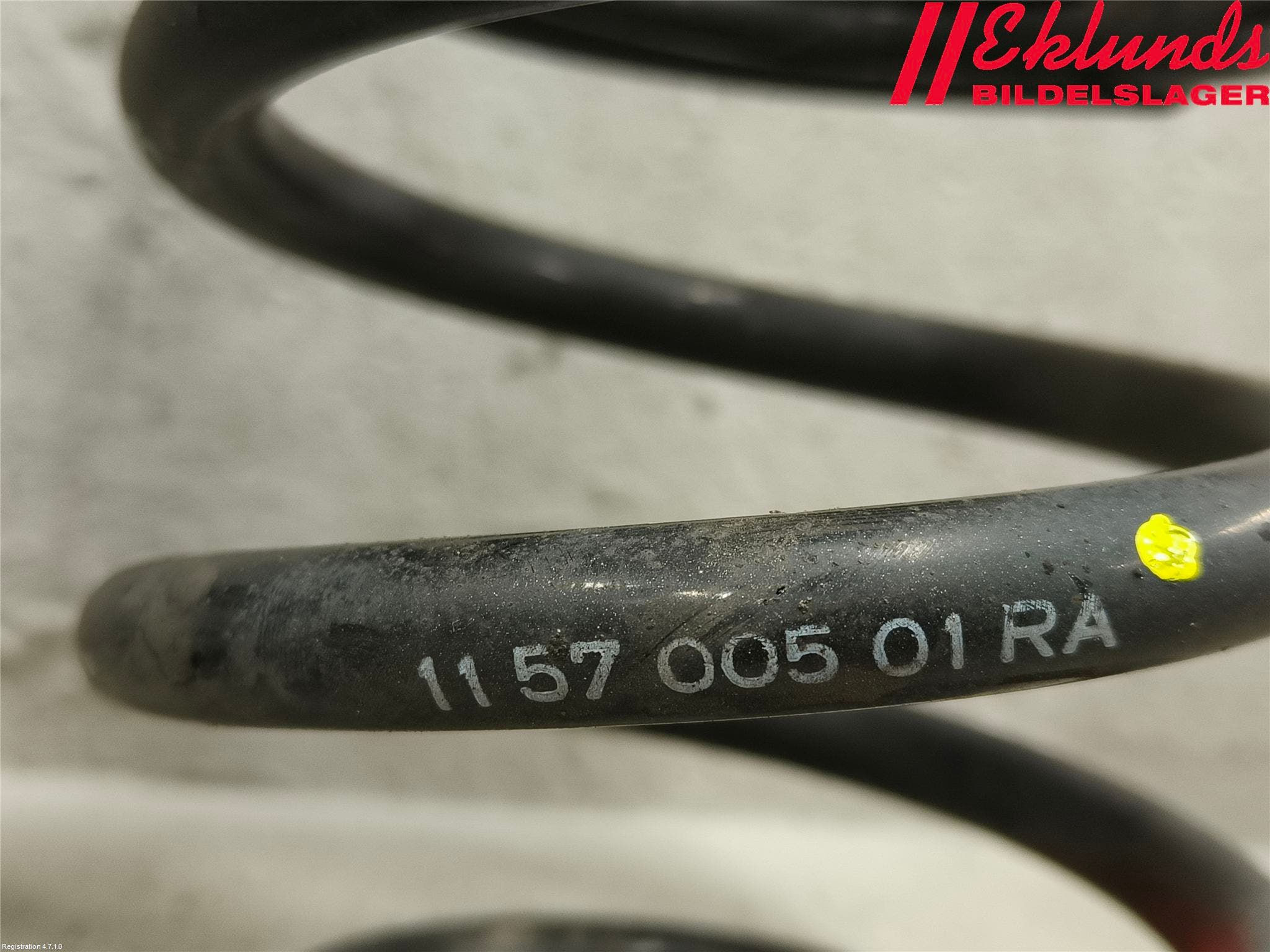 BMW 1 F40 19- Fjäder Bak