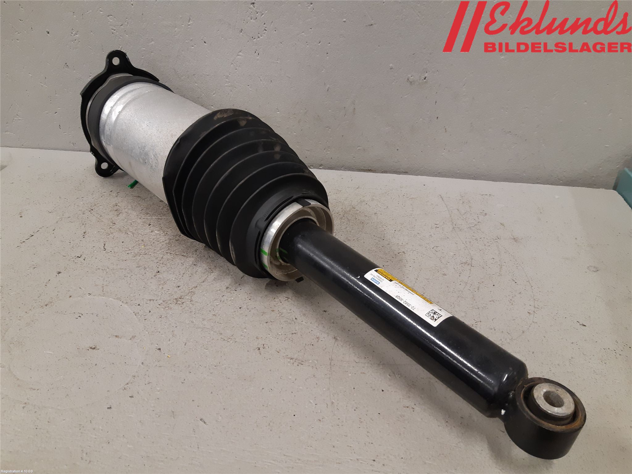 Tesla MODEL S 13- Fjäderben Bak Höger