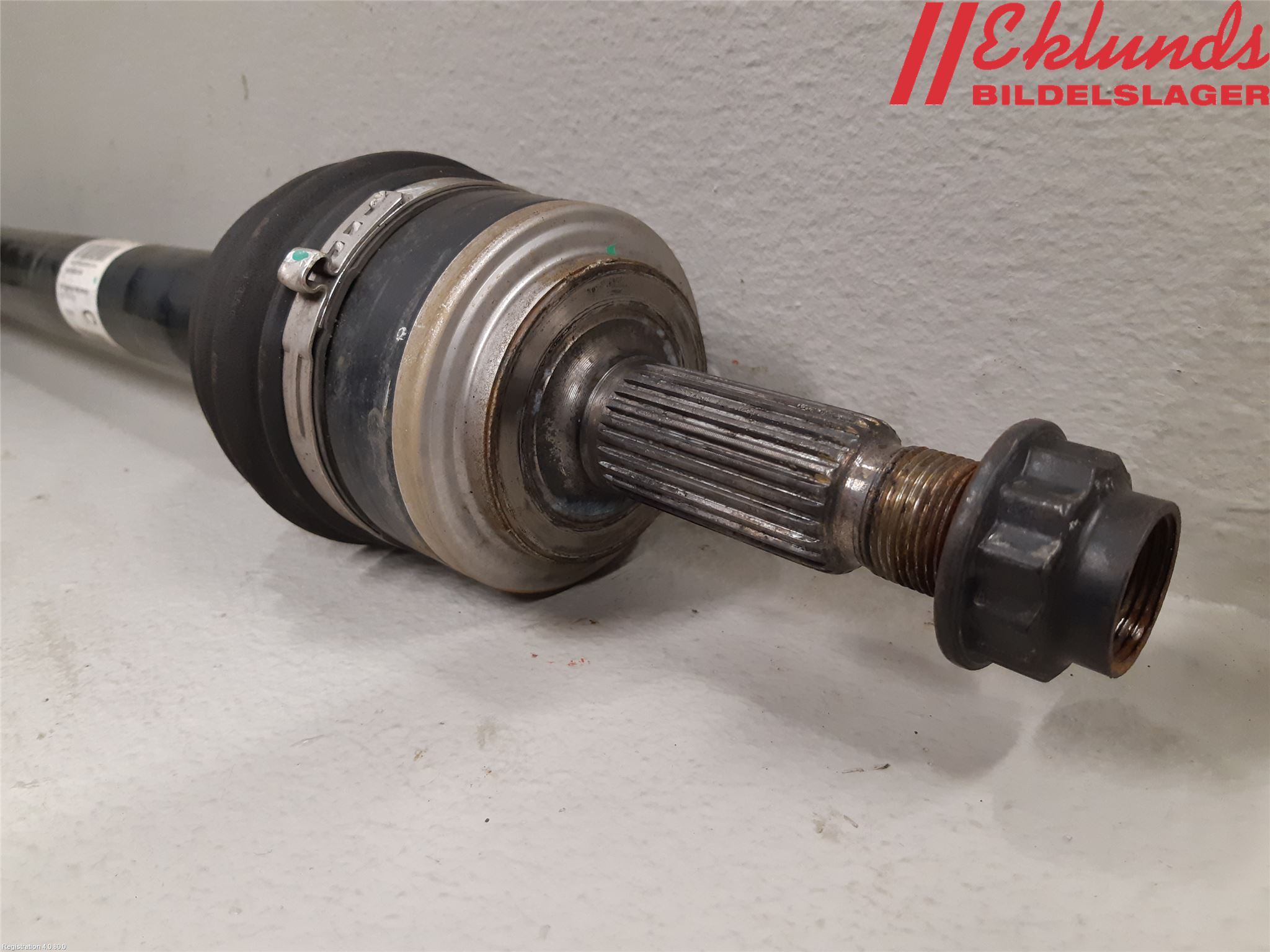 Toyota C-HR 16-23 Drivaxel Fram Höger