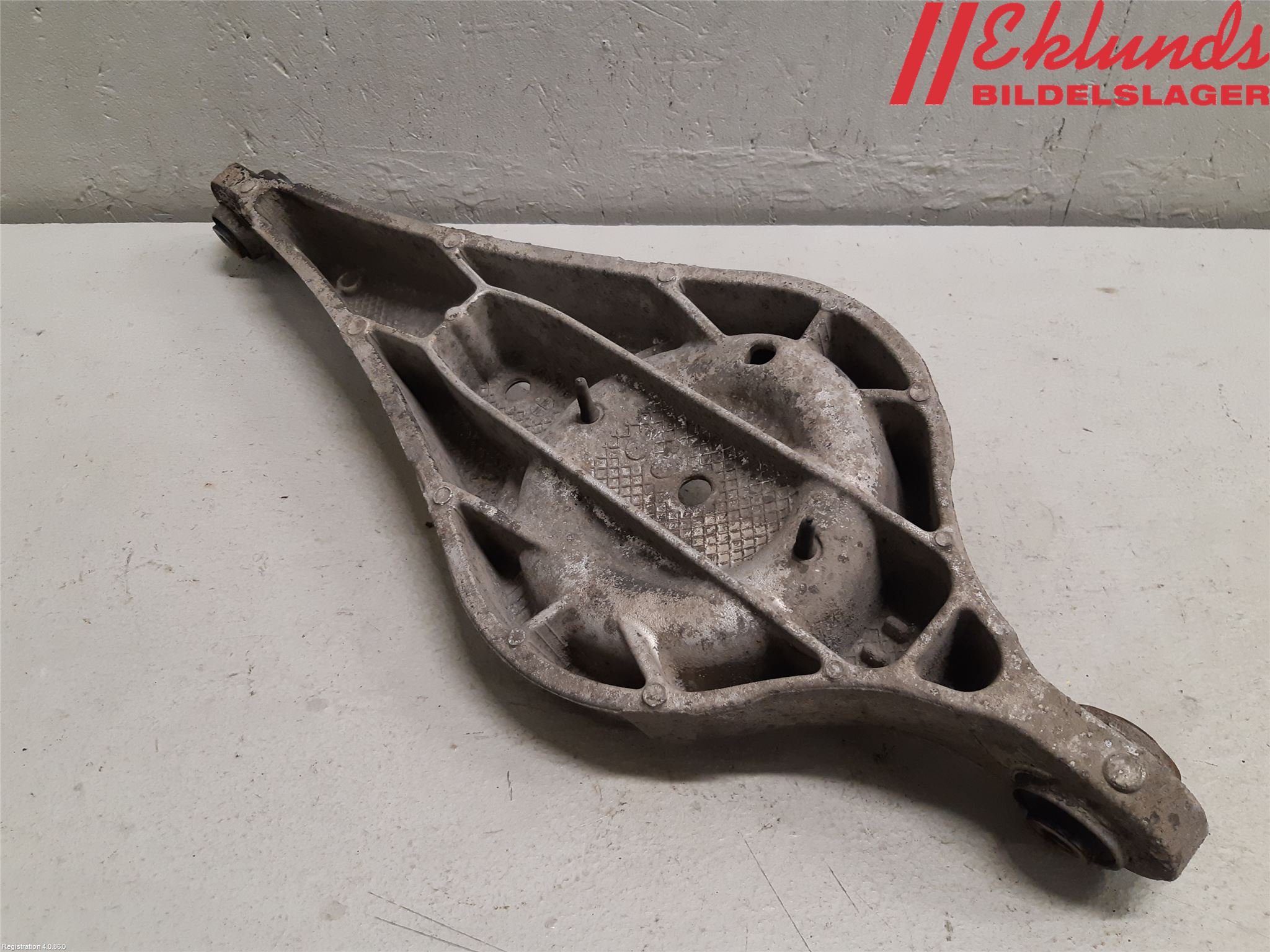 Volvo V70 08-13 Bärarm Bak Höger