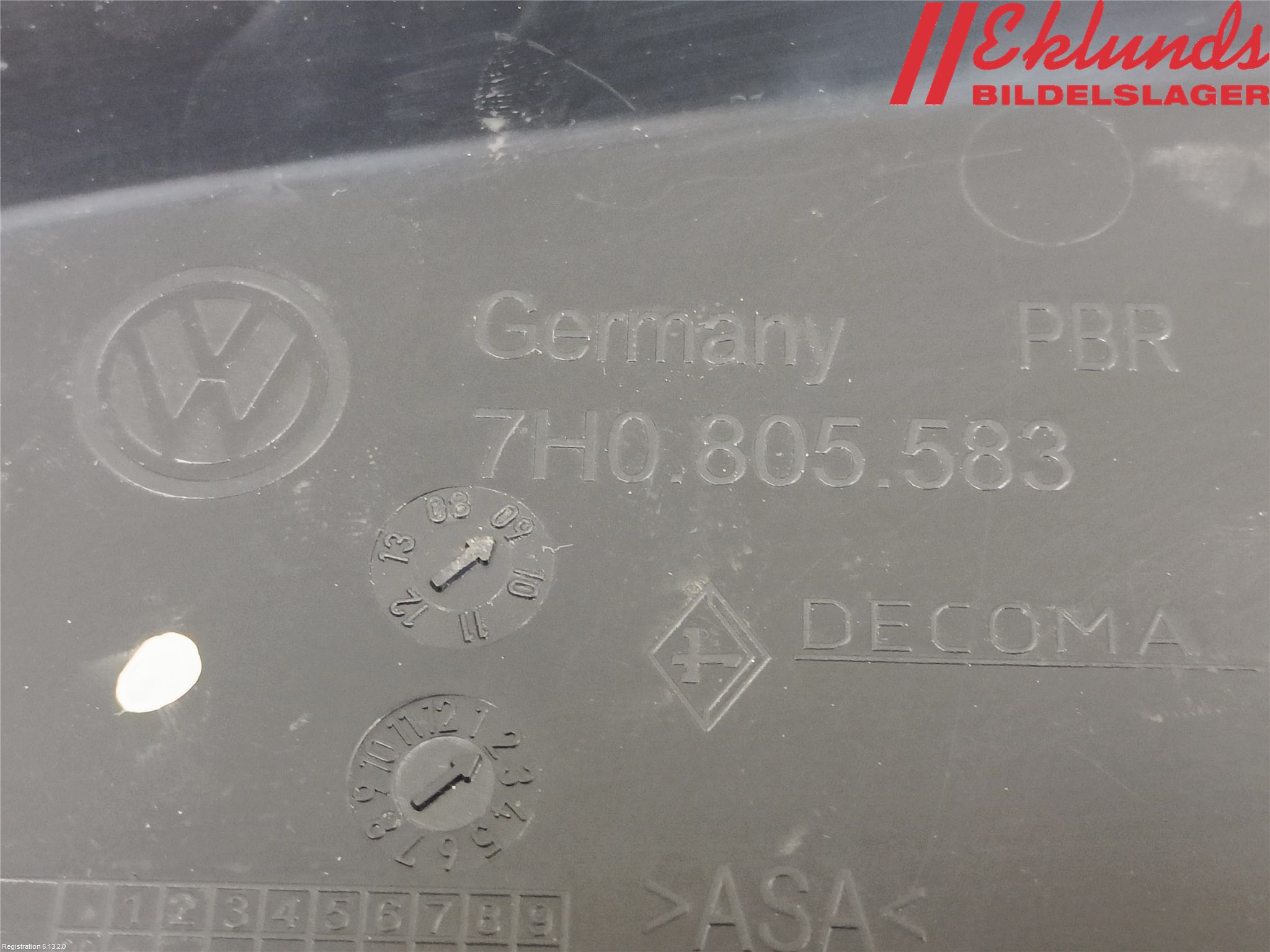 Volkswagen VW TRANSP/CARAVELLE (T5) 04-15 Strålkastarsarg Höger