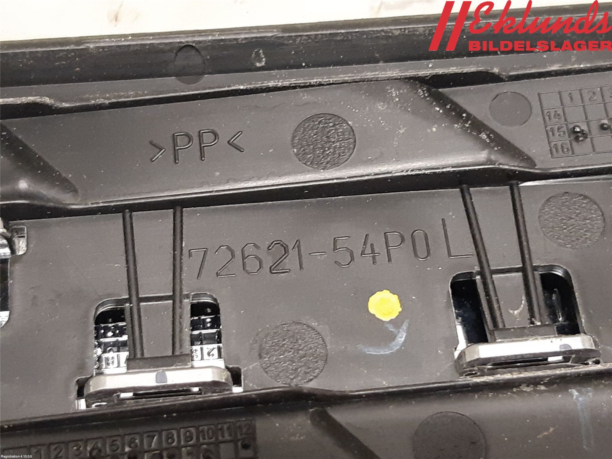 Suzuki VITARA 15- List Framskärm Vä