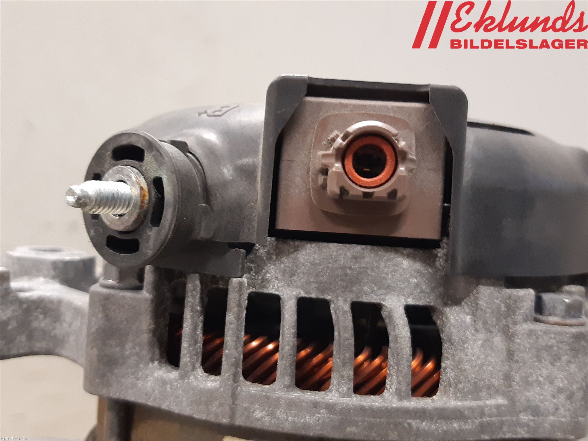 Toyota YARIS XP130 12-14 Generator