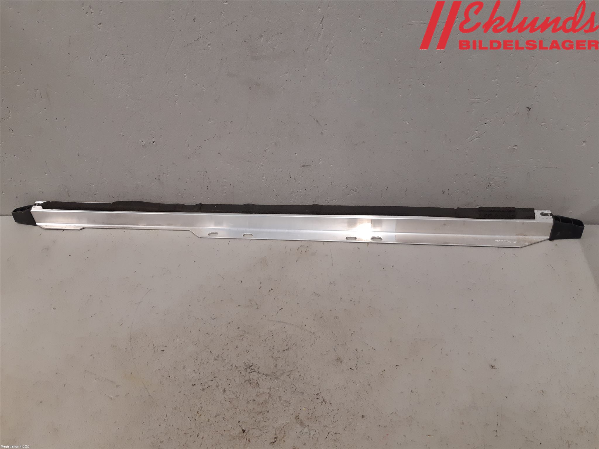 Volvo V90 CROSS COUNTRY 17->> Fjäderbensstag