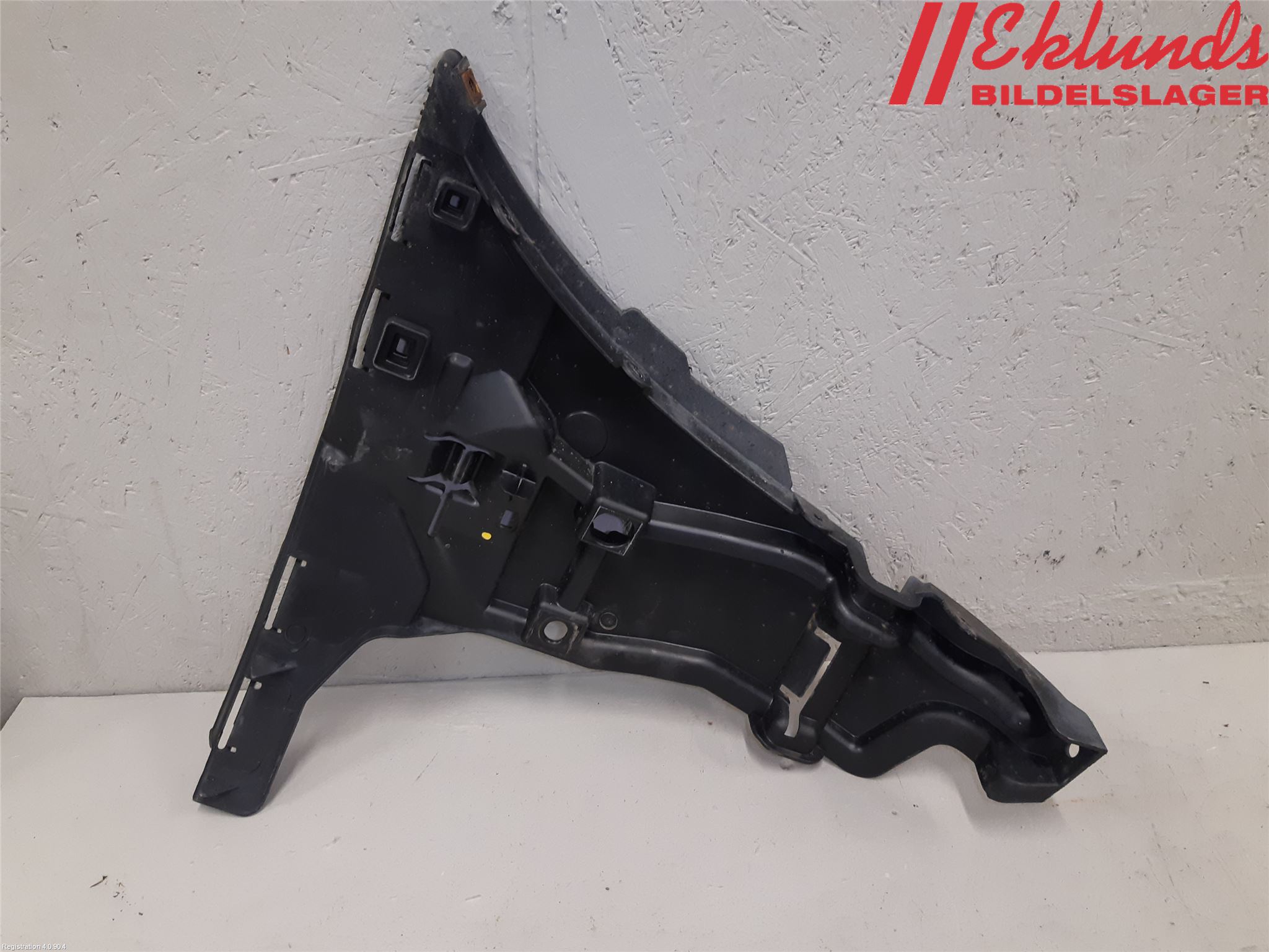 Volvo V70 05-08 Stötfångarfäste Fram Hö