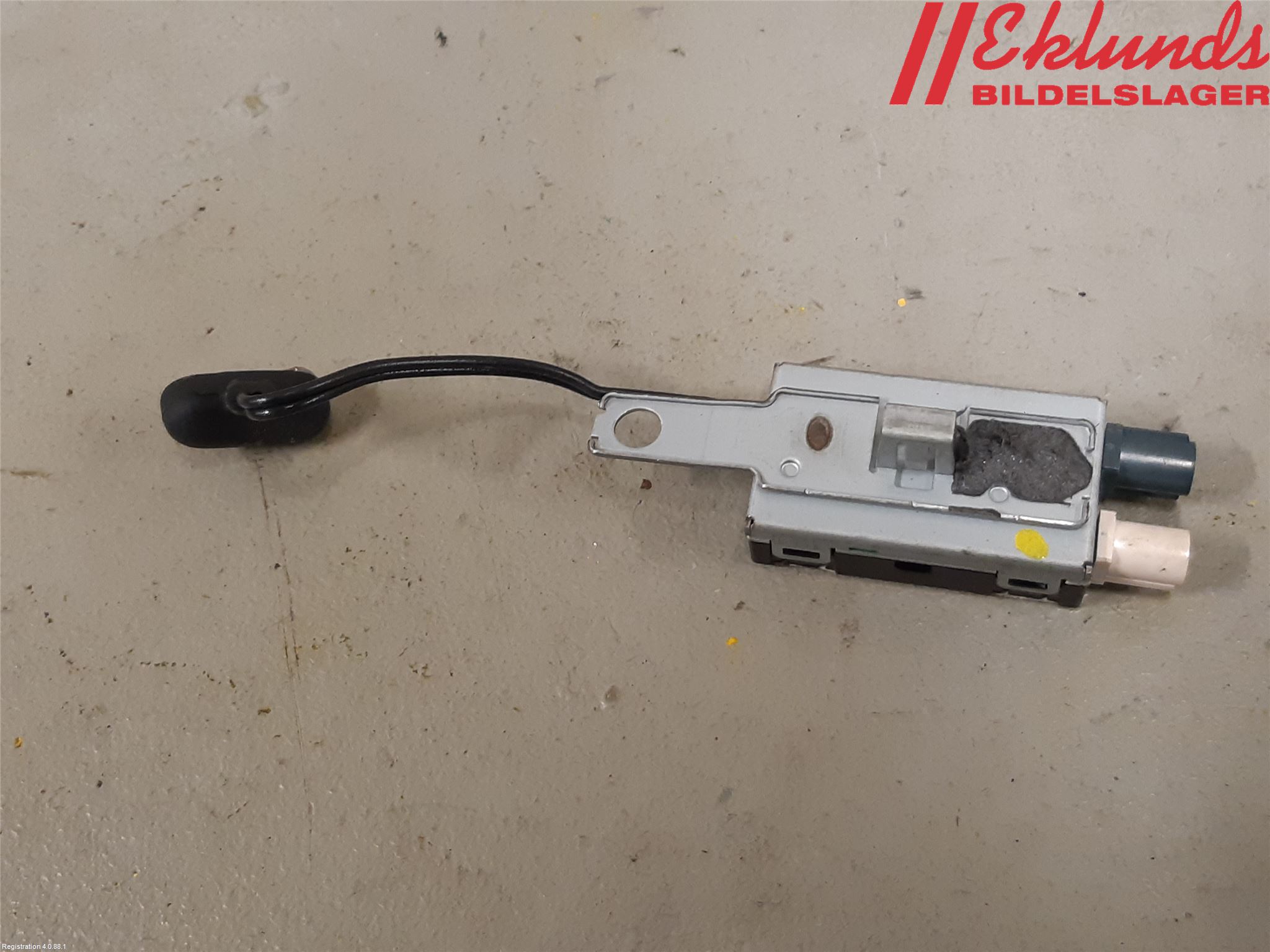 Tesla MODEL S 13- Antennförstärkare