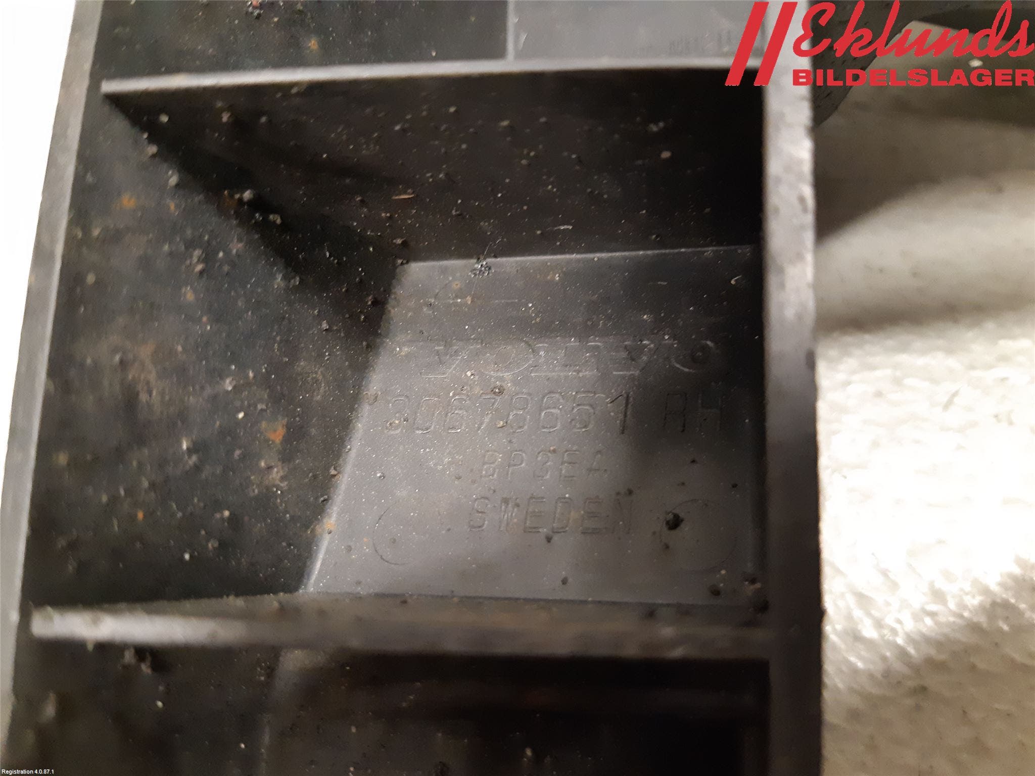 Volvo V70 08-13 Stötfångarfäste Bak Hö