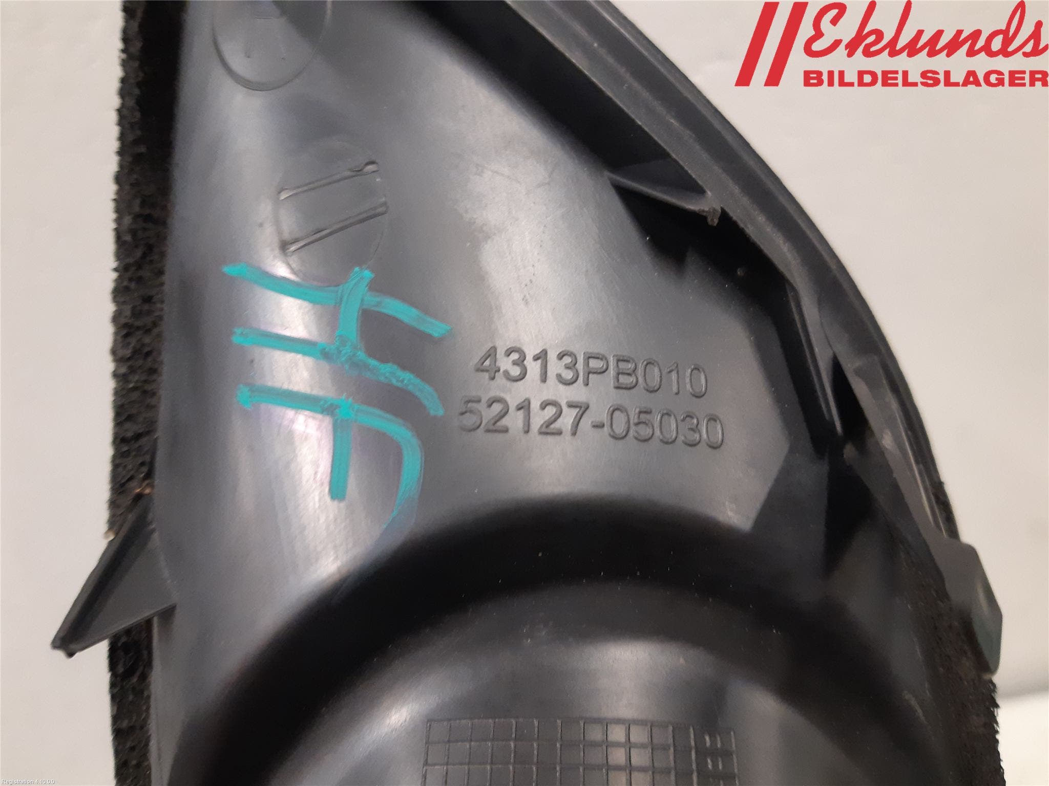 Toyota AVENSIS 03-06 Dimljussarg Fram