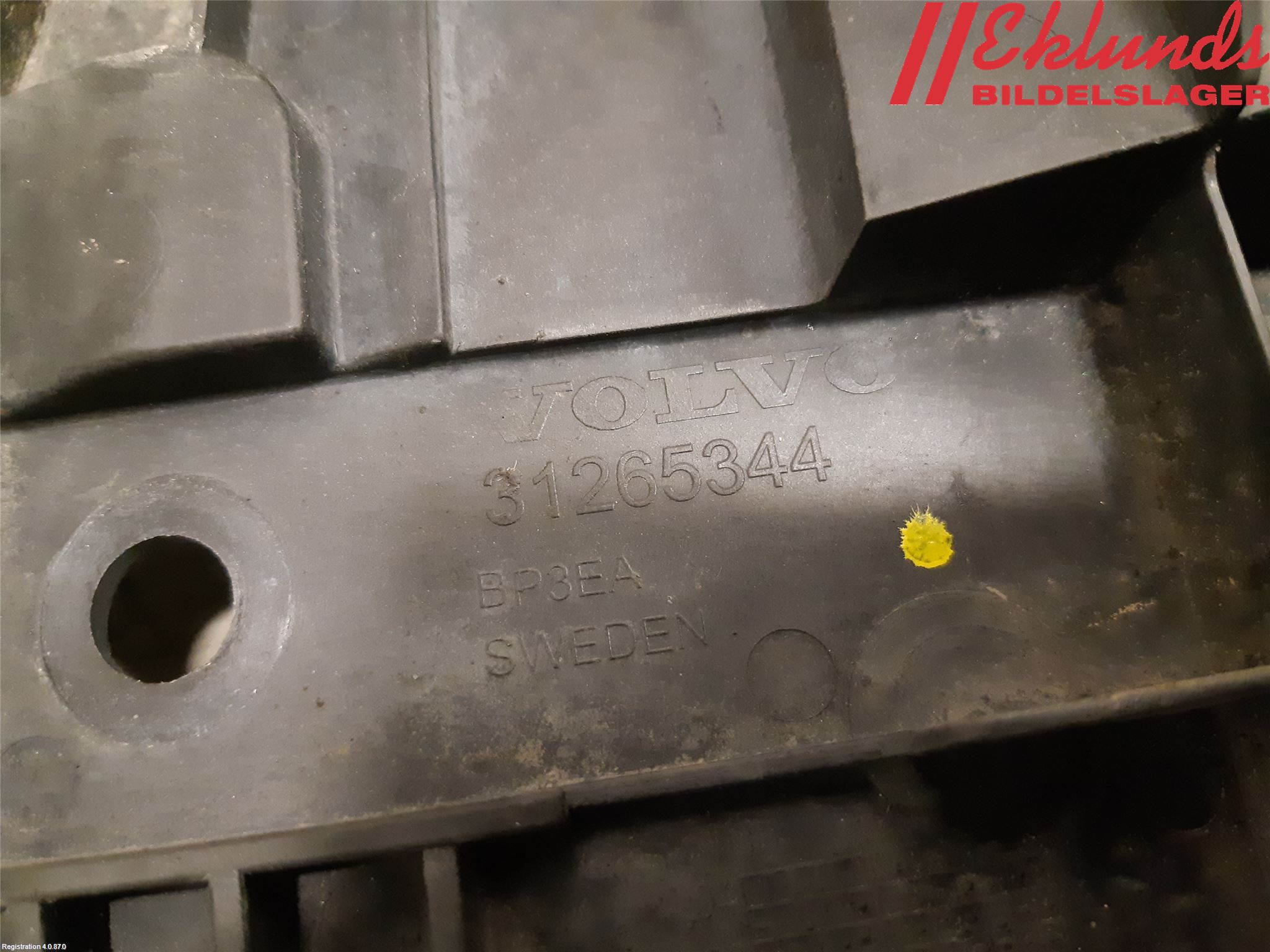 Volvo V70 08-13 Stötfångarfäste Fram Vä